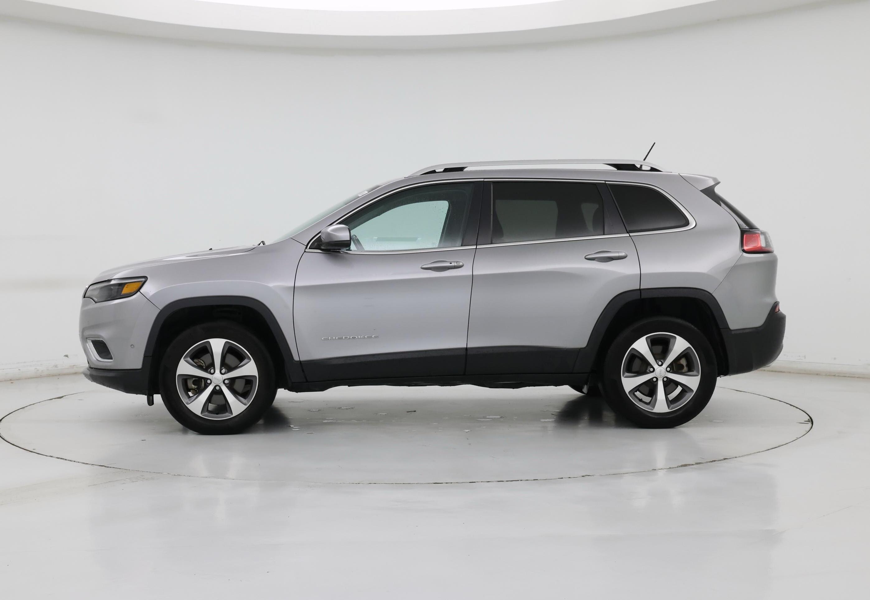 Thumbnail: 2021 Jeep Cherokee - 3