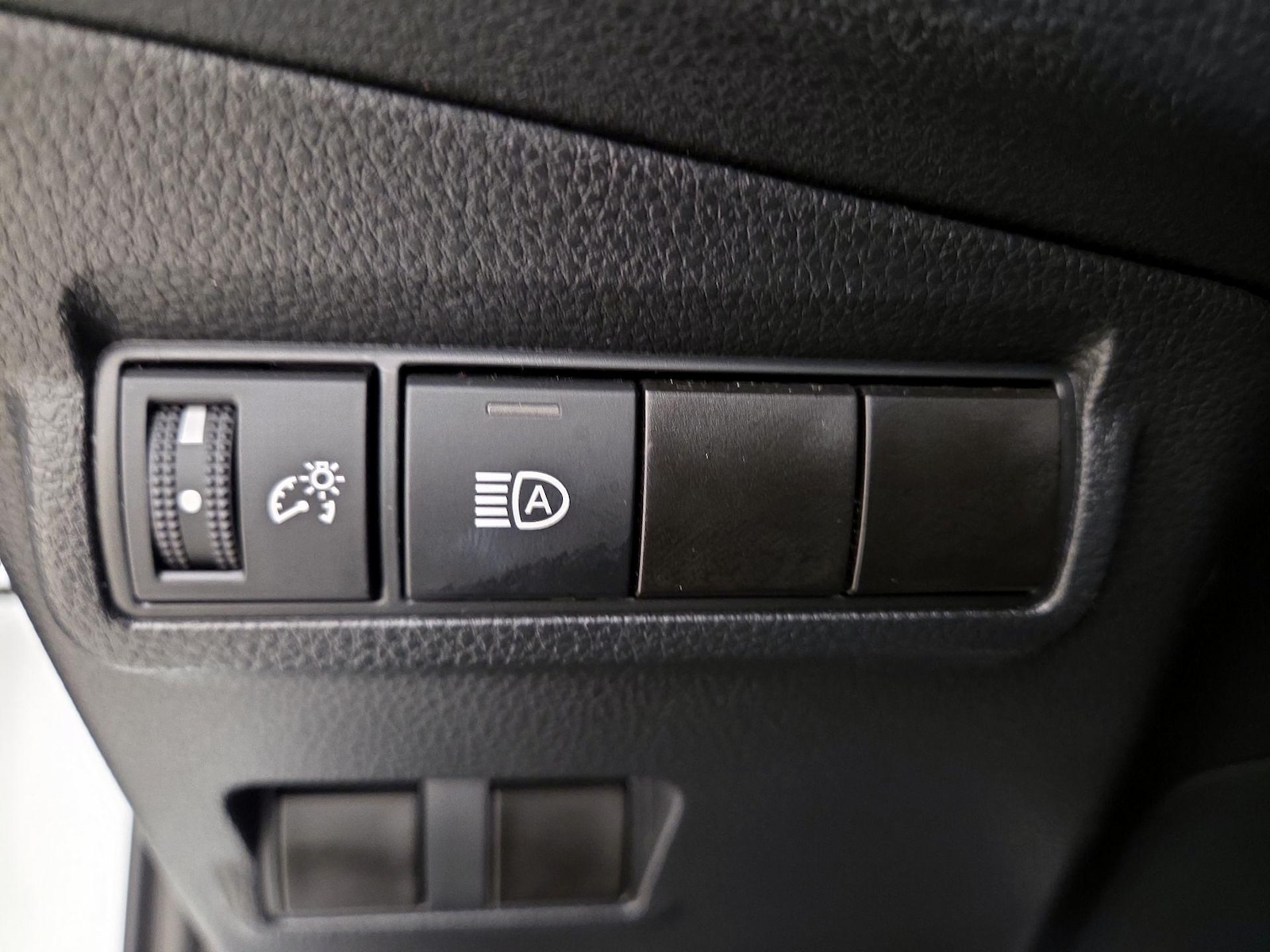 2024 Toyota Corolla Cross LE - Photo 14