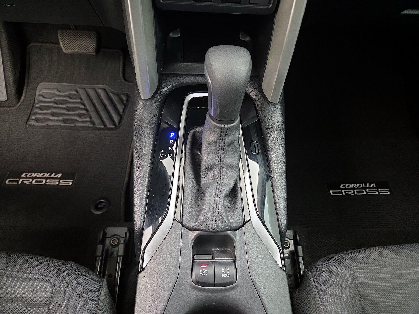 2024 Toyota Corolla Cross LE - Photo 18