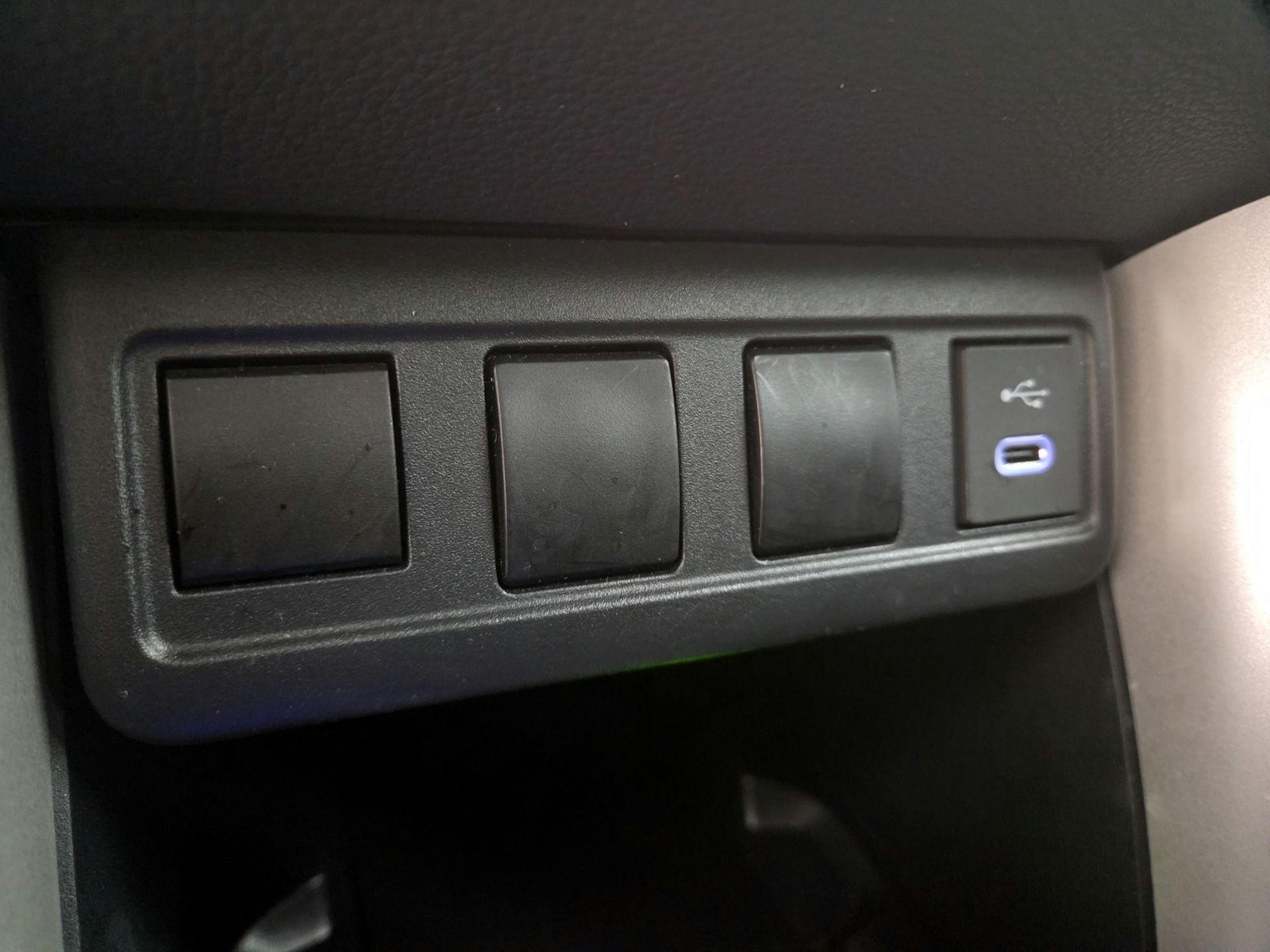 2024 Toyota Corolla Cross LE - Photo 19