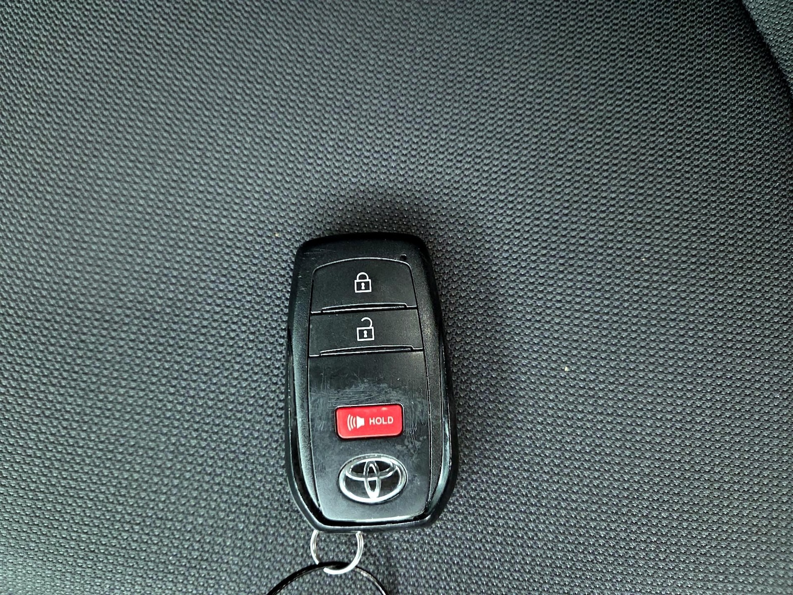 2024 Toyota Corolla Cross LE - Photo 23