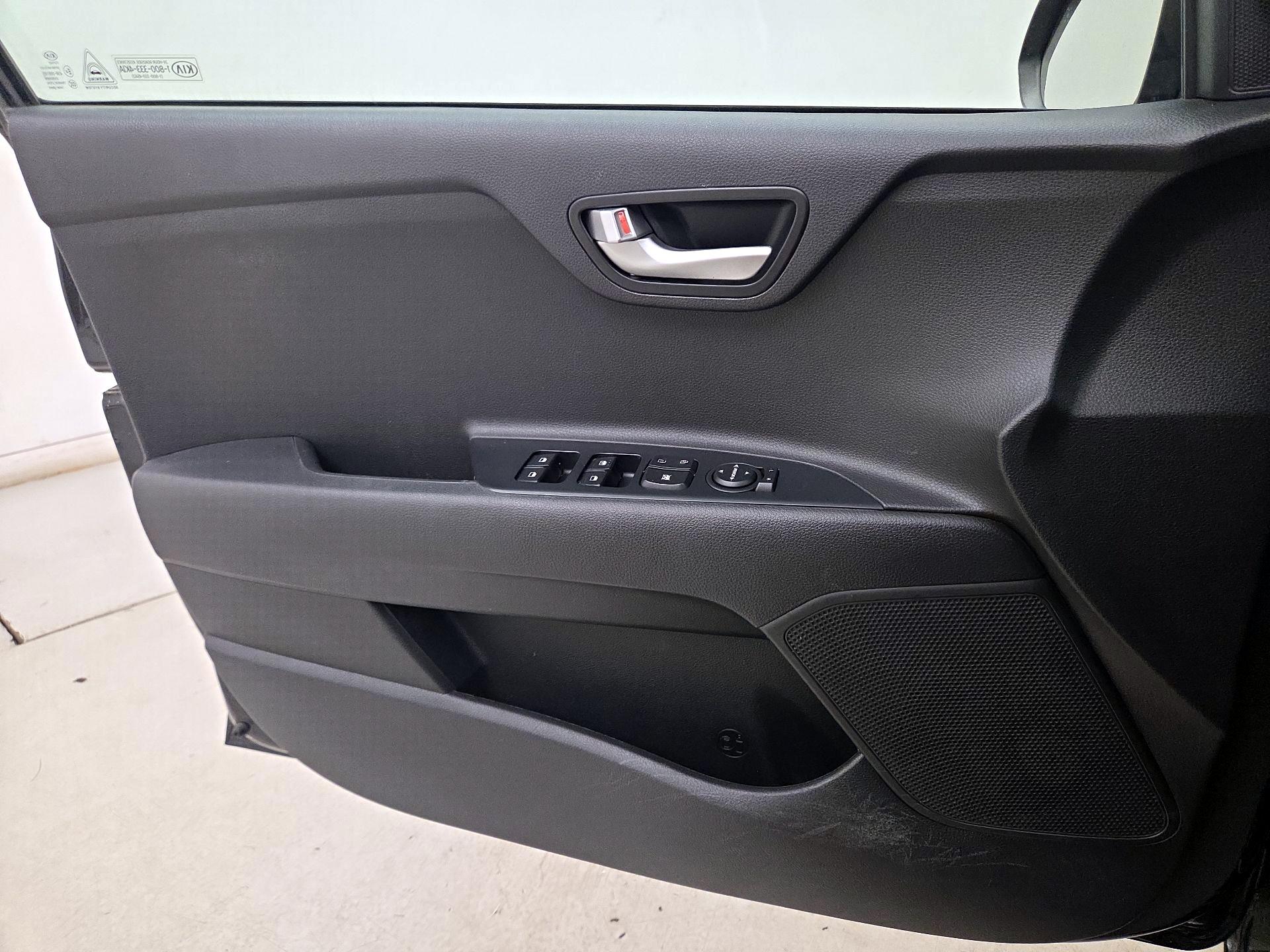Thumbnail: 2019 Kia Rio5 - 12