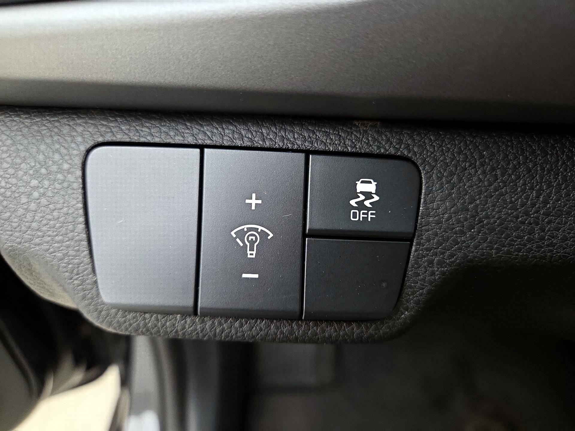 Thumbnail: 2019 Kia Rio5 - 13