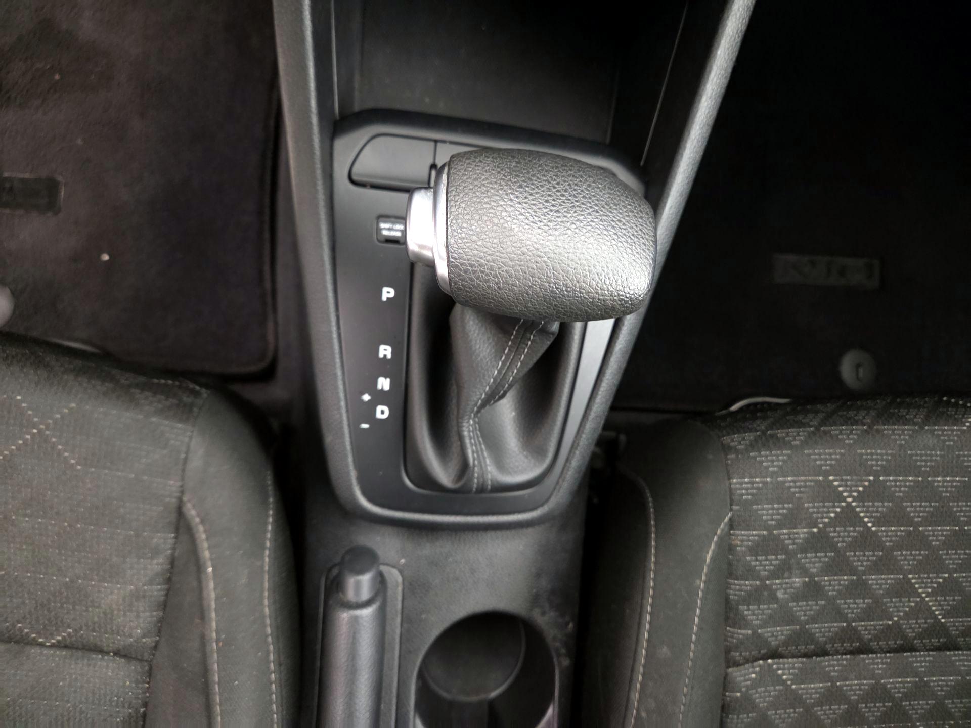 Thumbnail: 2019 Kia Rio5 - 17
