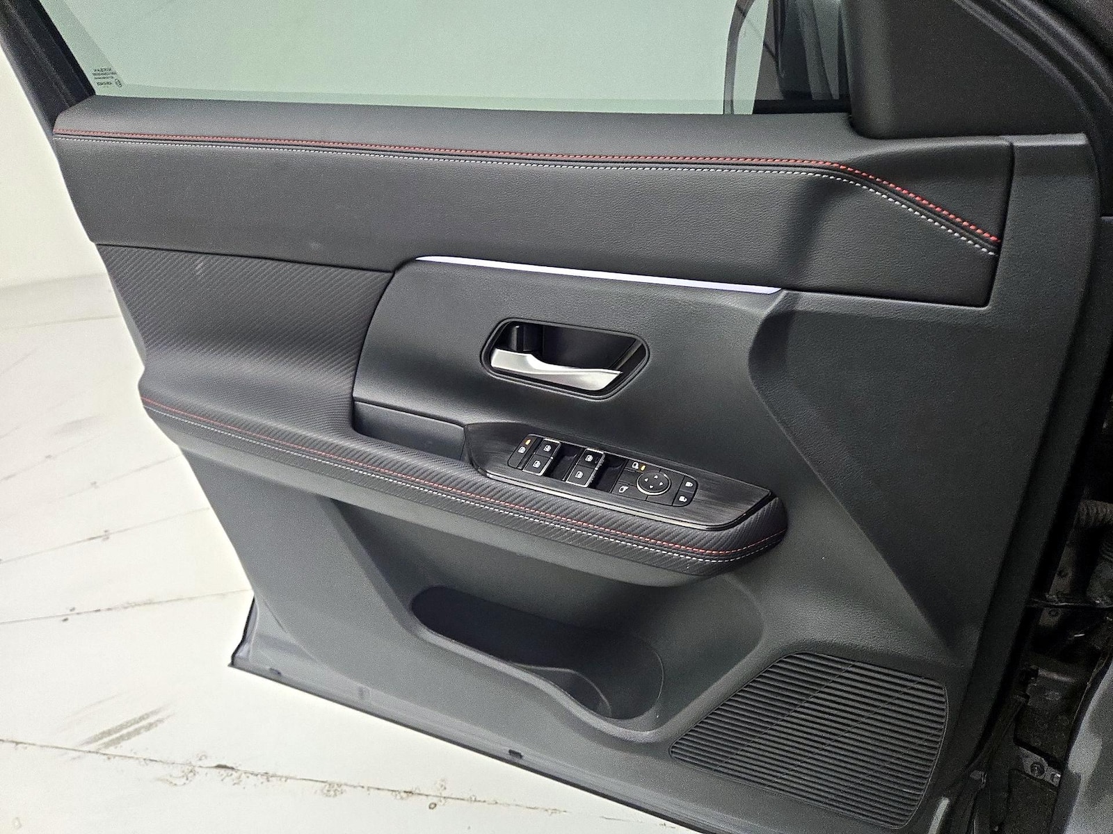 2025 Nissan Kicks SR AWD - Photo 12