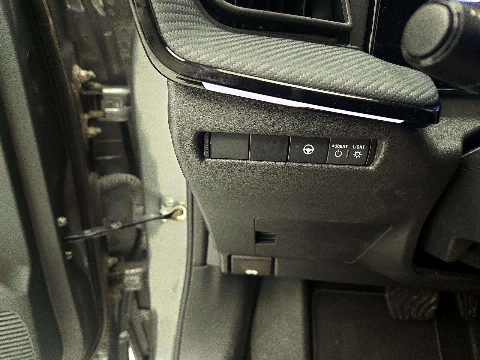 2025 Nissan Kicks SR AWD - Photo 13