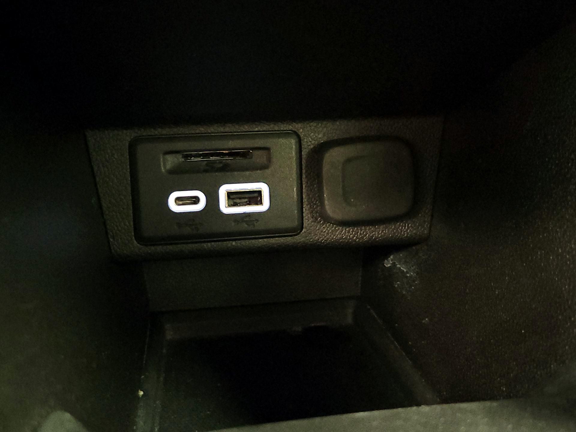 Thumbnail: 2023 Chevrolet Bolt EV - 18