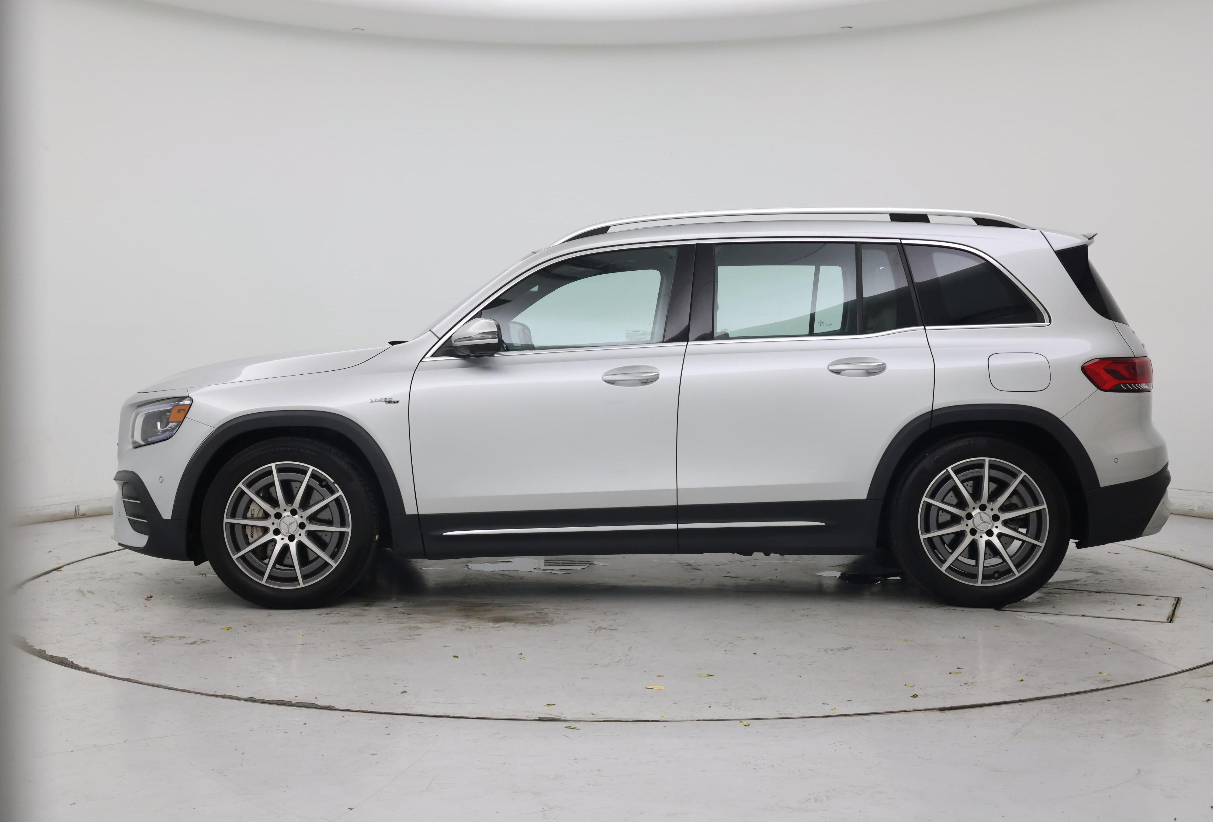 Thumbnail: 2021 Mercedes-Benz GLB - 3