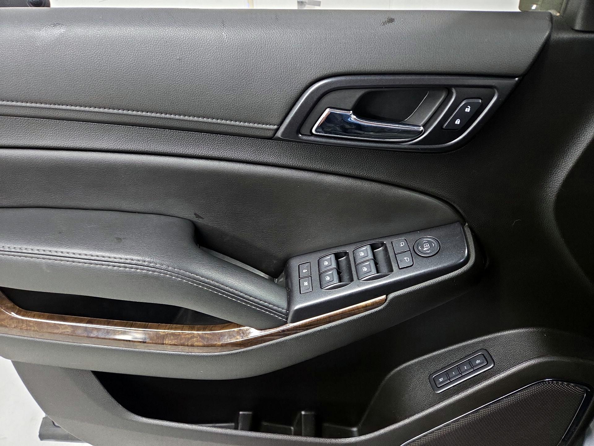 Thumbnail: 2020 Chevrolet Tahoe - 12