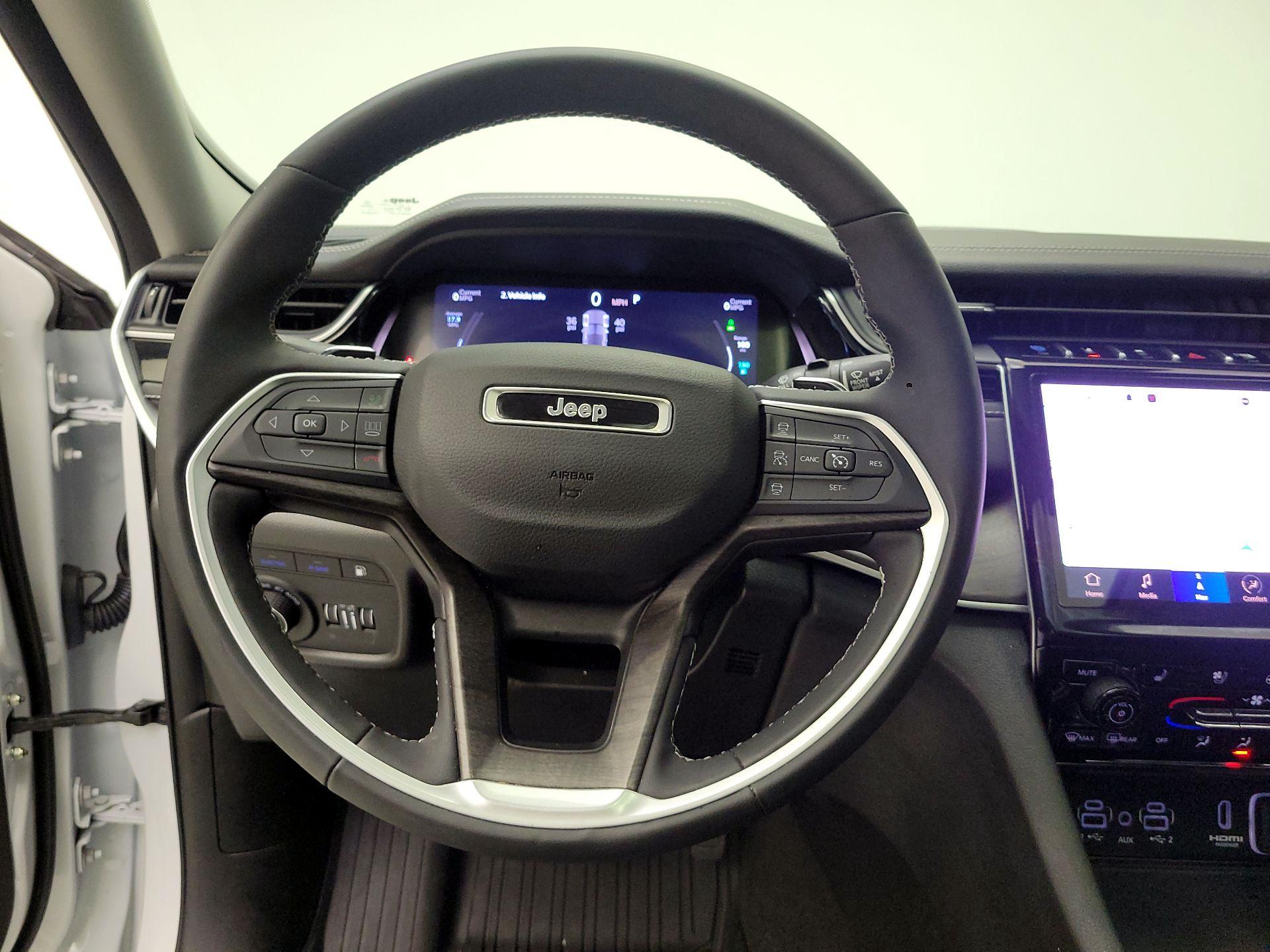 Thumbnail: 2023 Jeep Grand Cherokee - 10