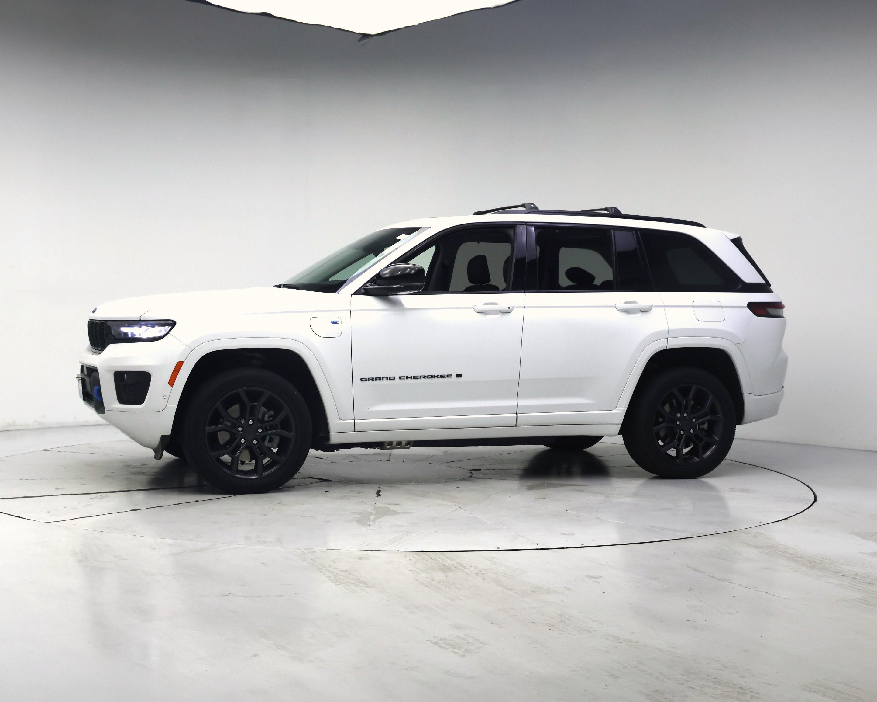 Thumbnail: 2023 Jeep Grand Cherokee - 3