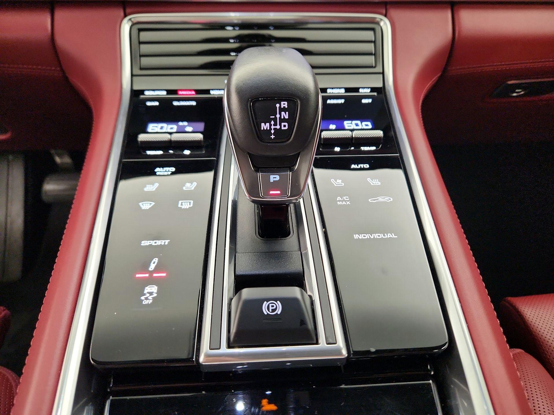 Thumbnail: 2021 Porsche Panamera - 18