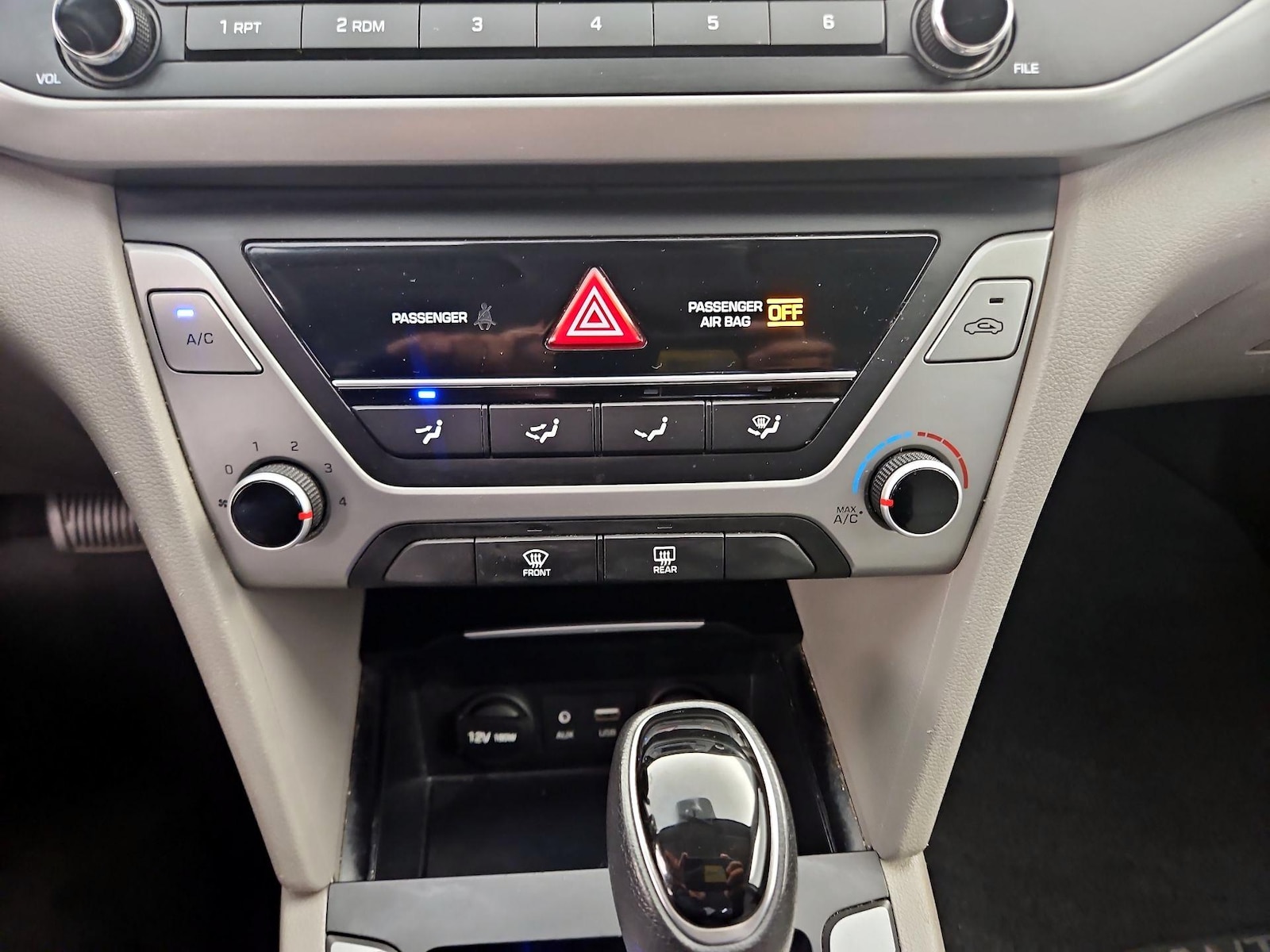 2017 Hyundai Elantra SE - Photo 16