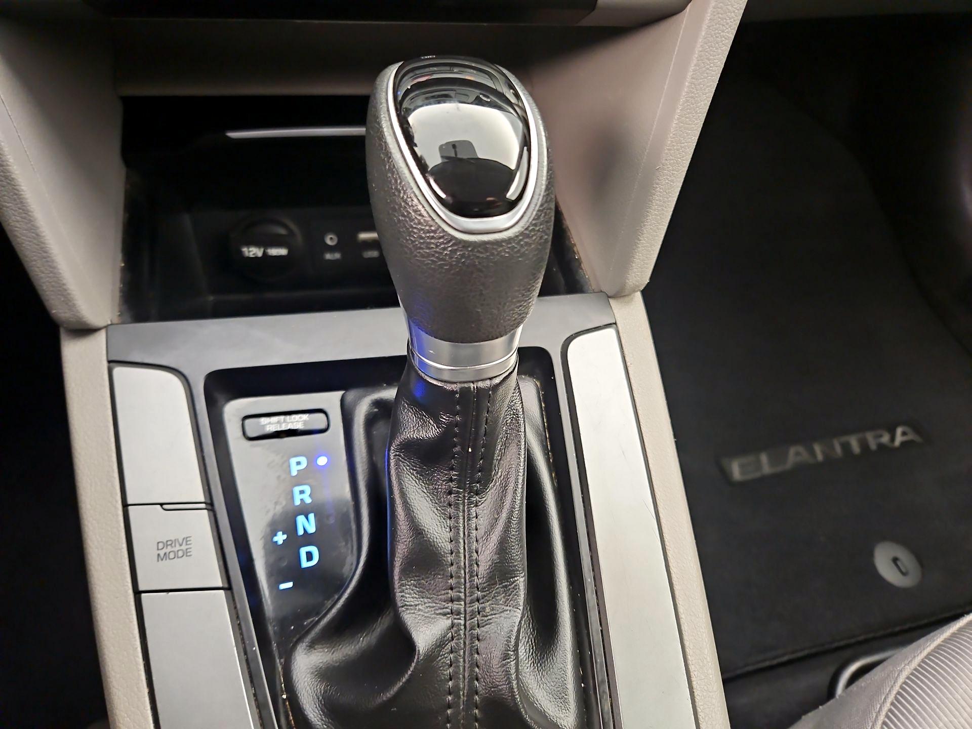 Thumbnail: 2017 Hyundai Elantra - 16
