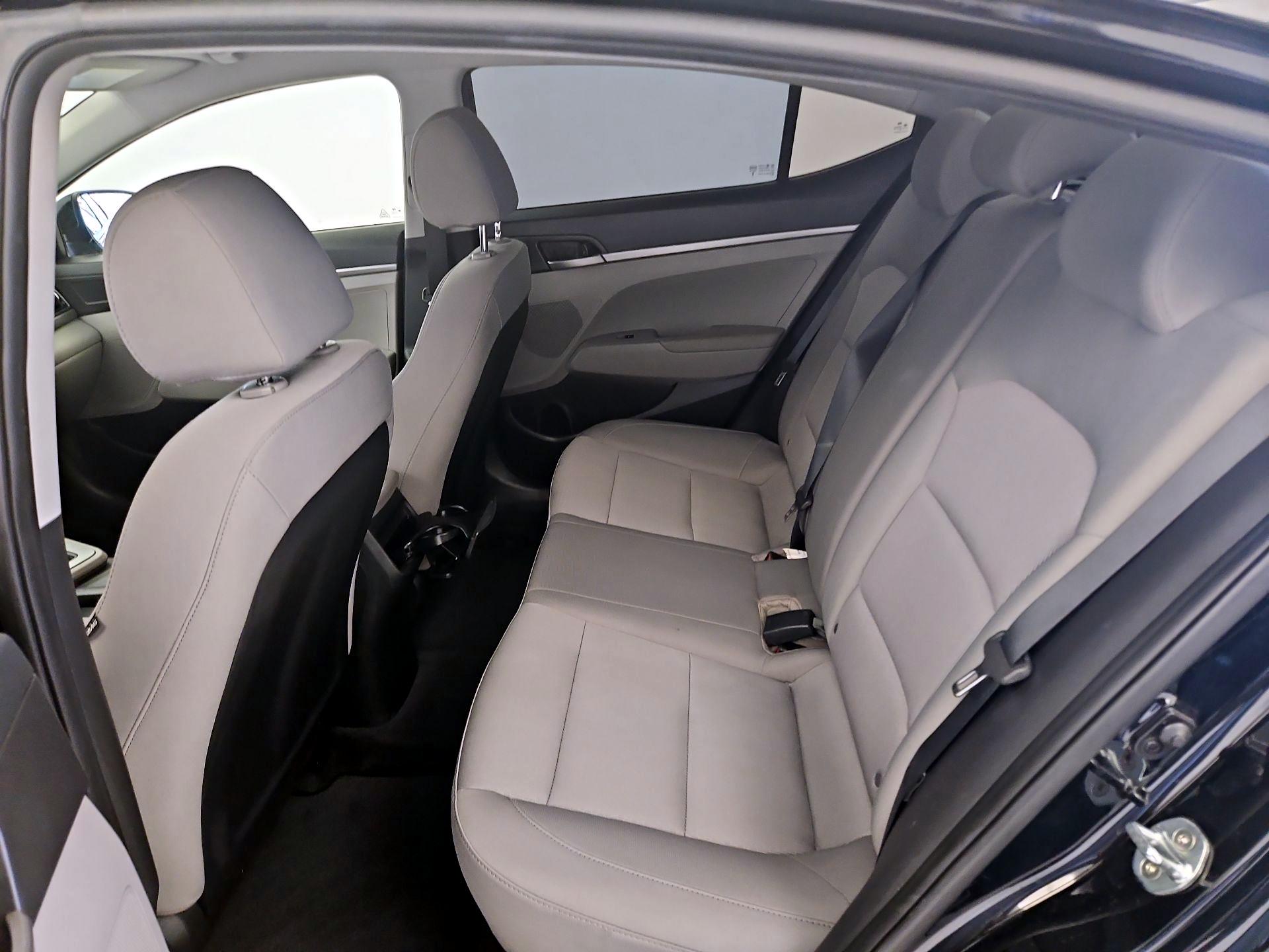 Thumbnail: 2017 Hyundai Elantra - 18