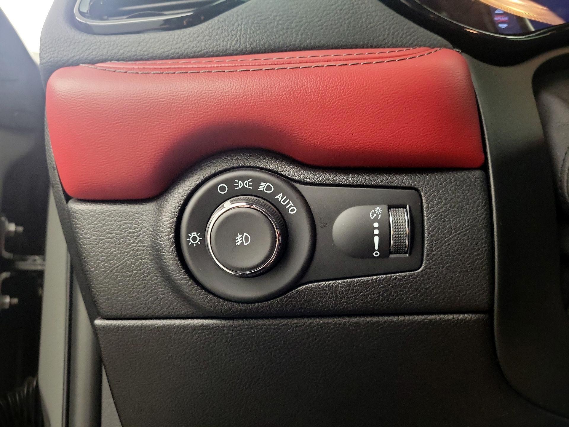 Thumbnail: 2021 Dodge Durango - 13