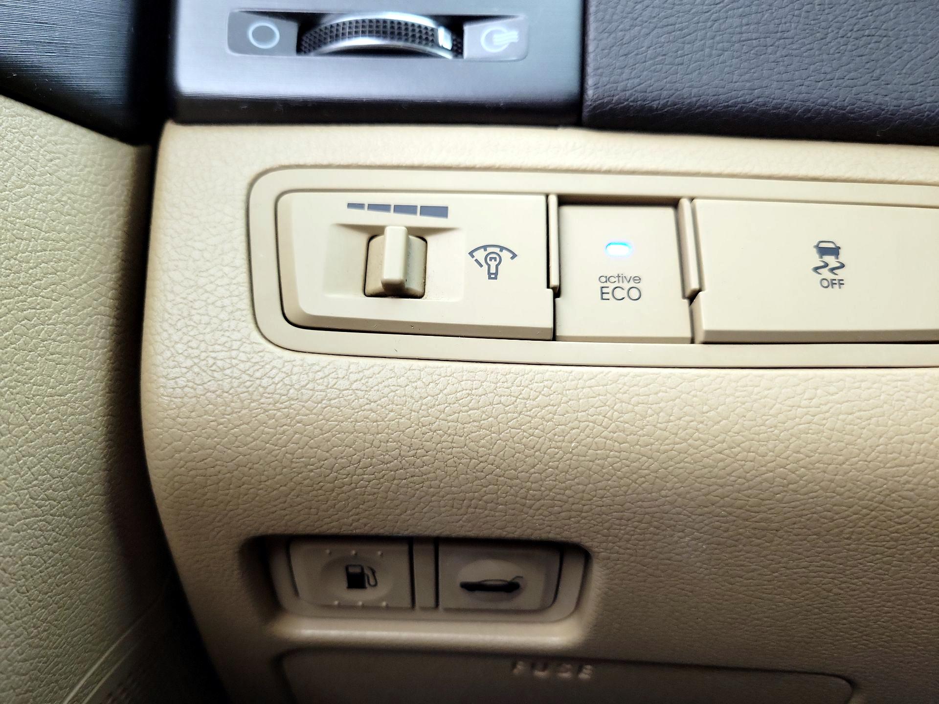 Thumbnail: 2014 Hyundai Sonata - 13