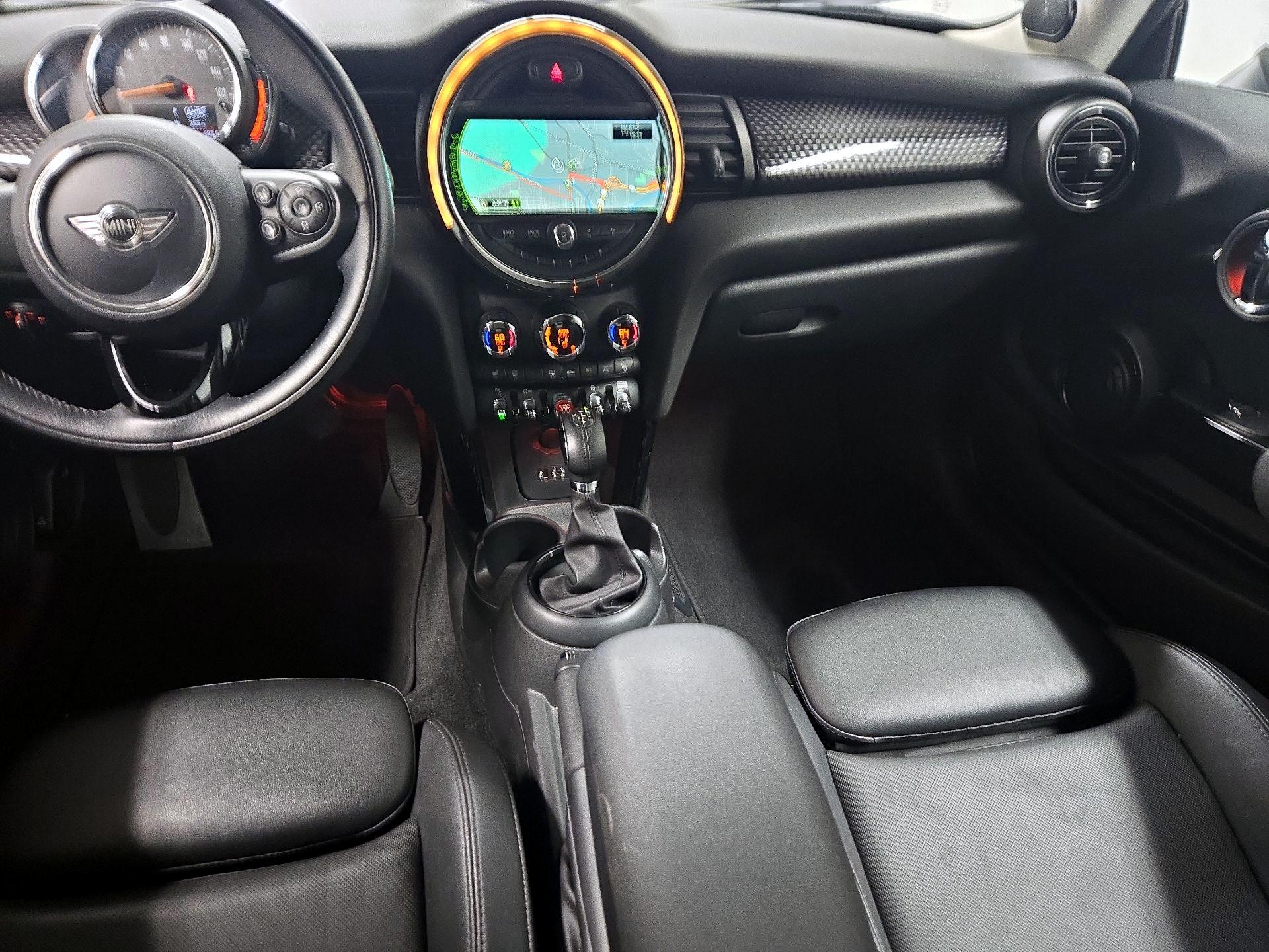 Thumbnail: 2018 MINI Cooper Hardtop - 9