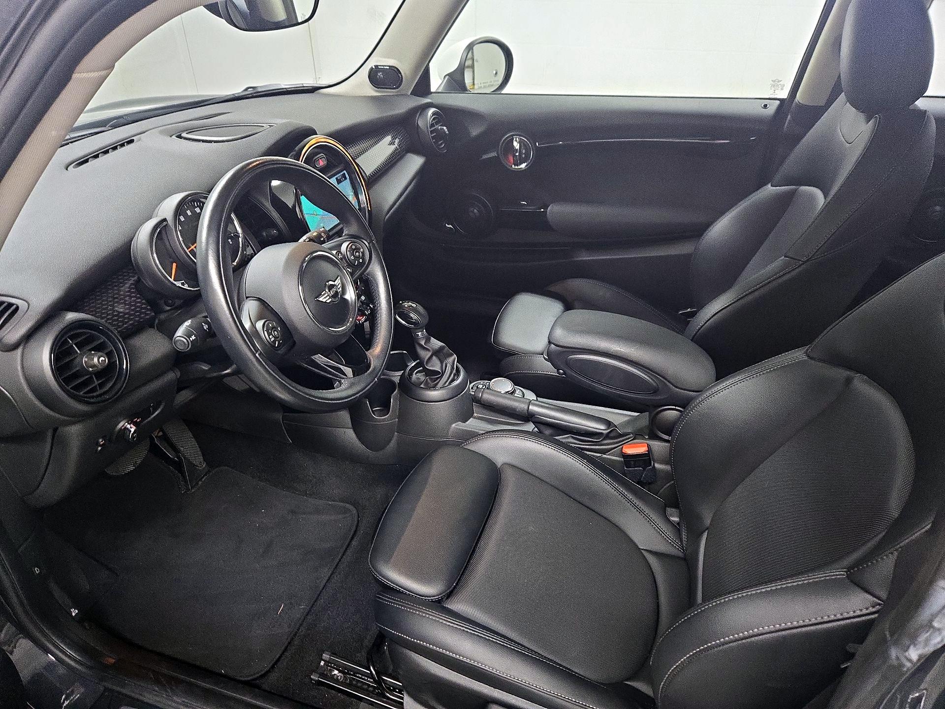 Thumbnail: 2018 MINI Cooper Hardtop - 11