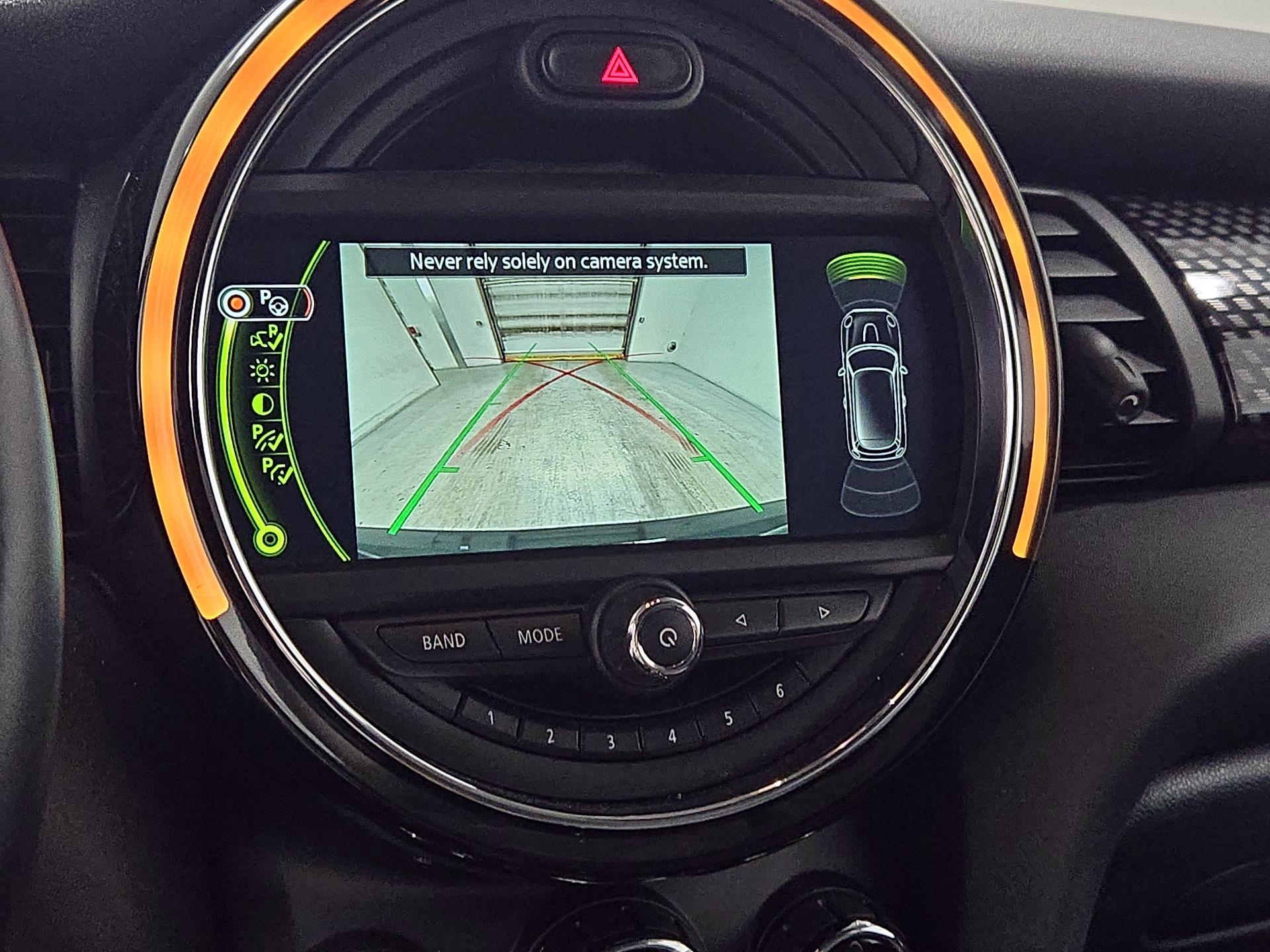 Thumbnail: 2018 MINI Cooper Hardtop - 15