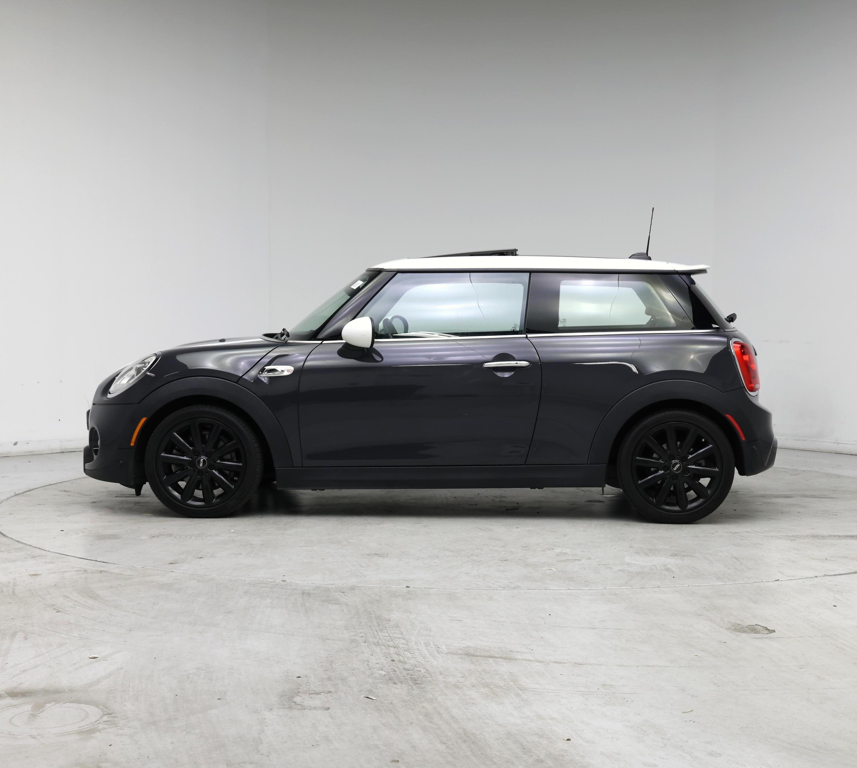 Thumbnail: 2018 MINI Cooper Hardtop - 3