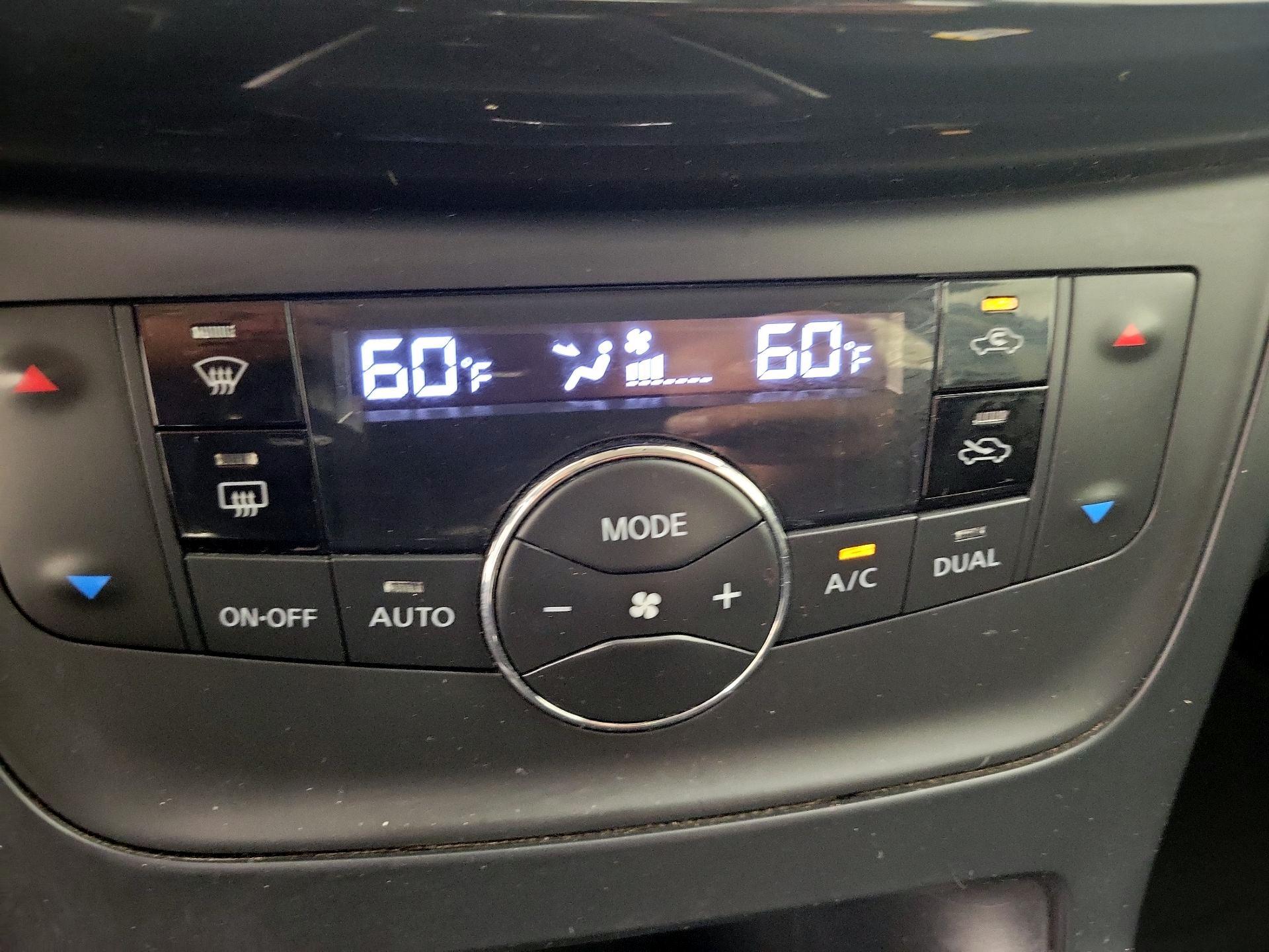 Thumbnail: 2019 Nissan Sentra - 16