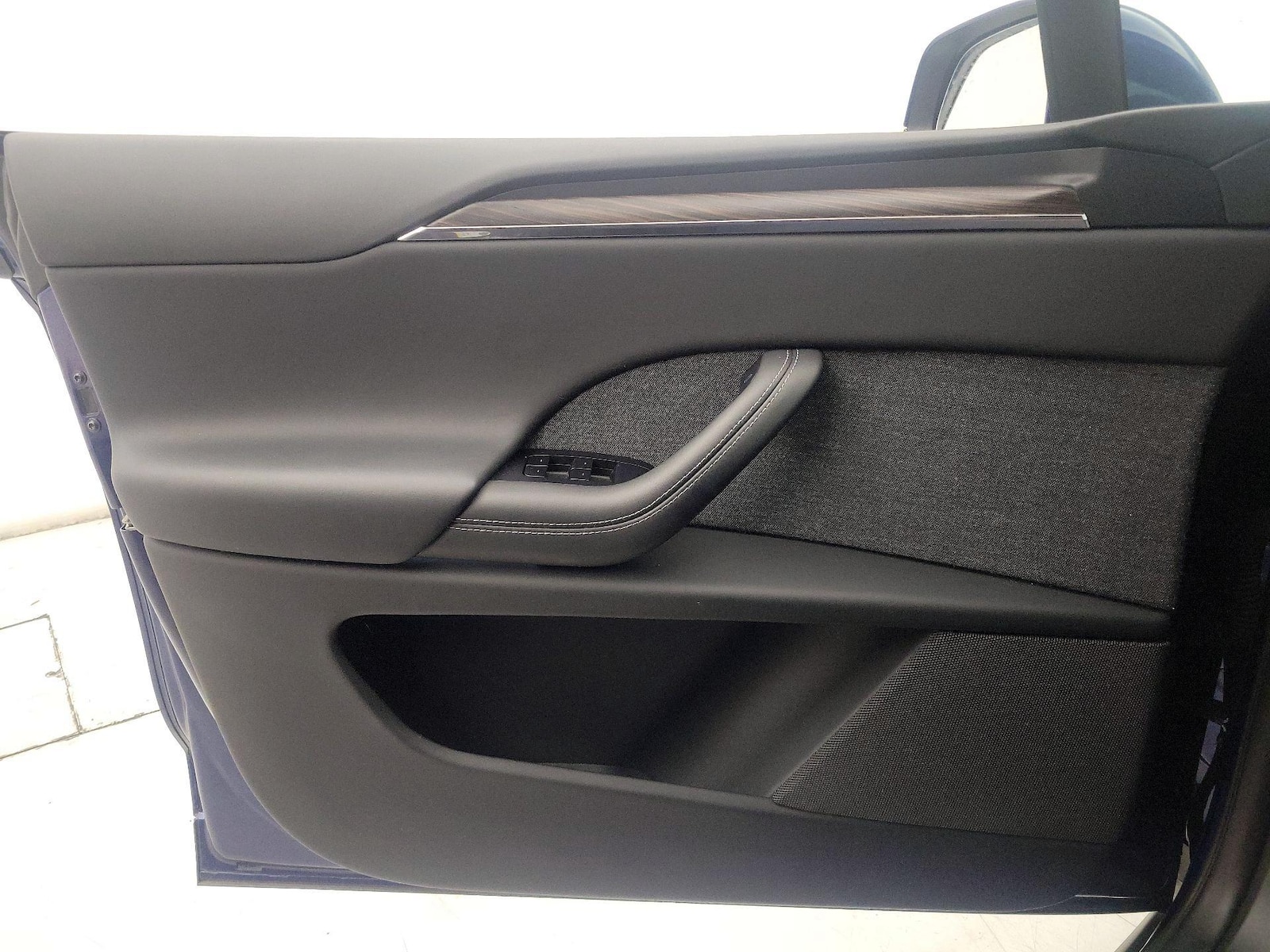 2023 Tesla Model X Long Range - Photo 13