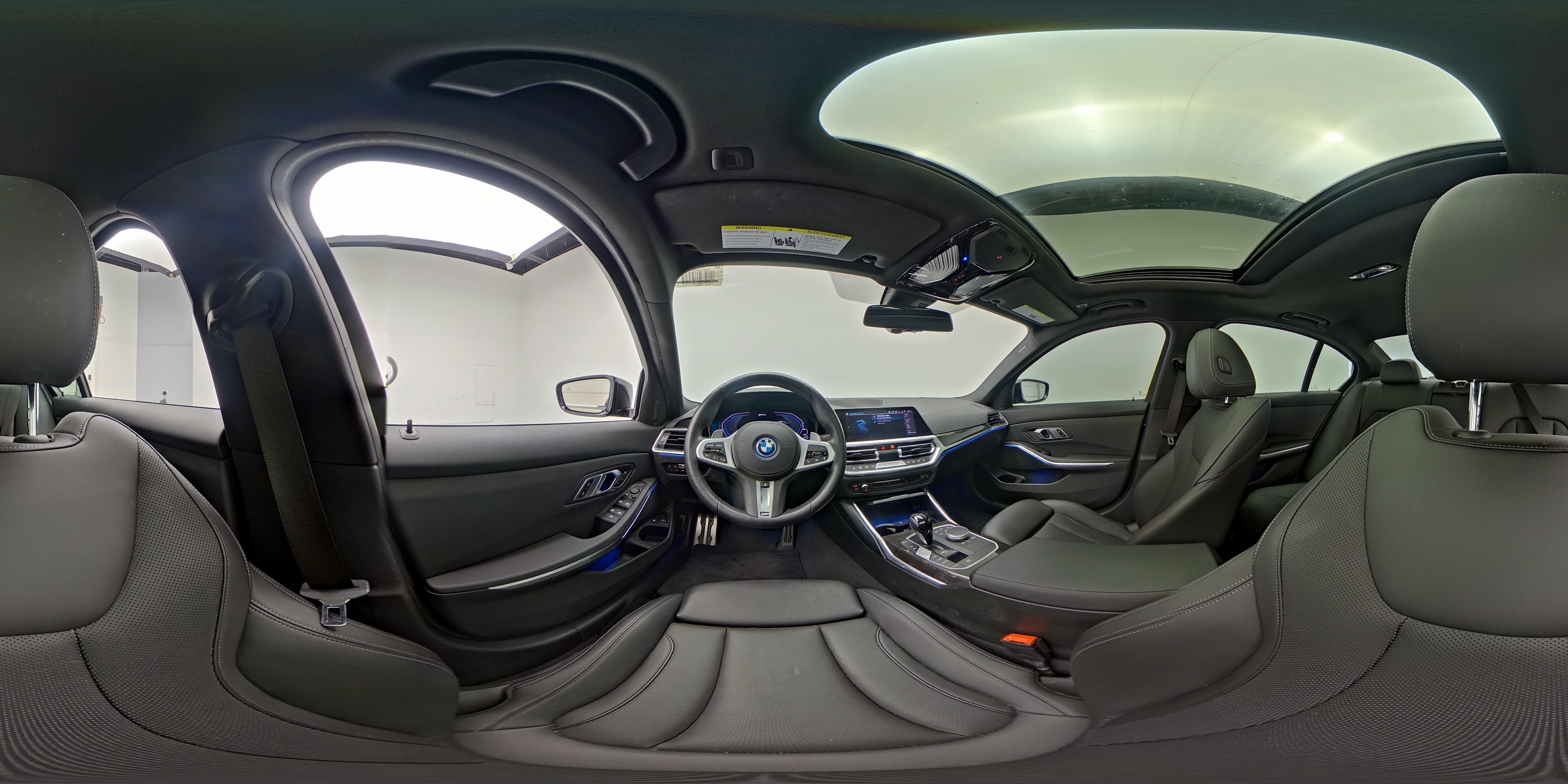 2022 BMW 3 Series 330e - Photo 25
