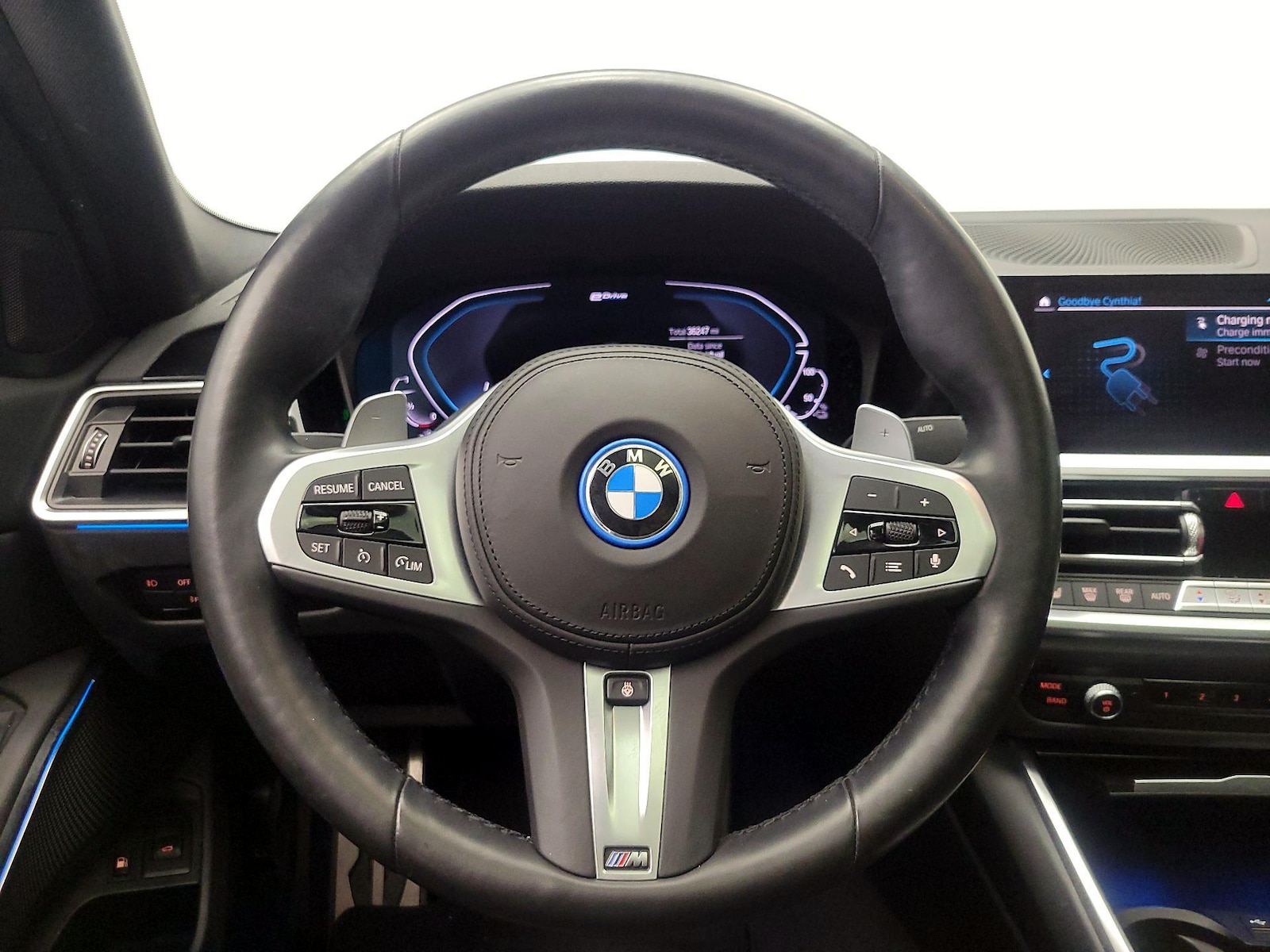 2022 BMW 3 Series 330e - Photo 11