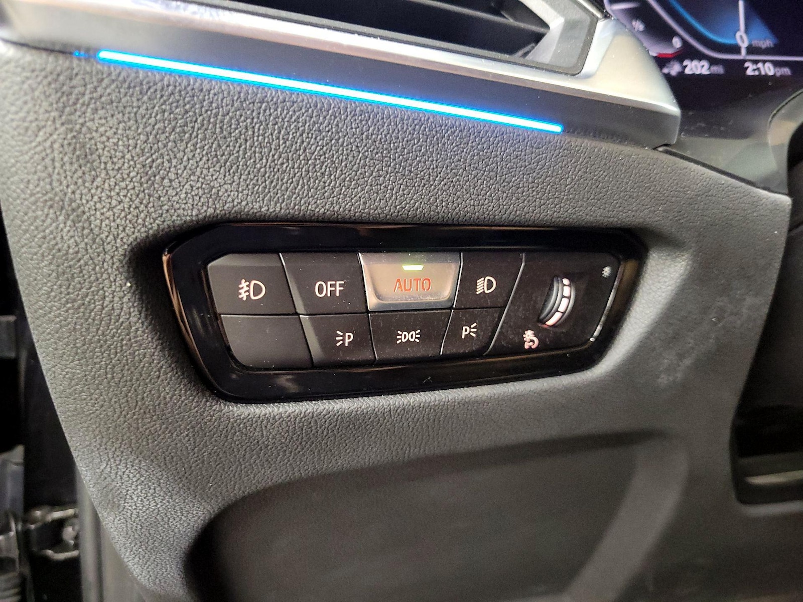 2022 BMW 3 Series 330e - Photo 14