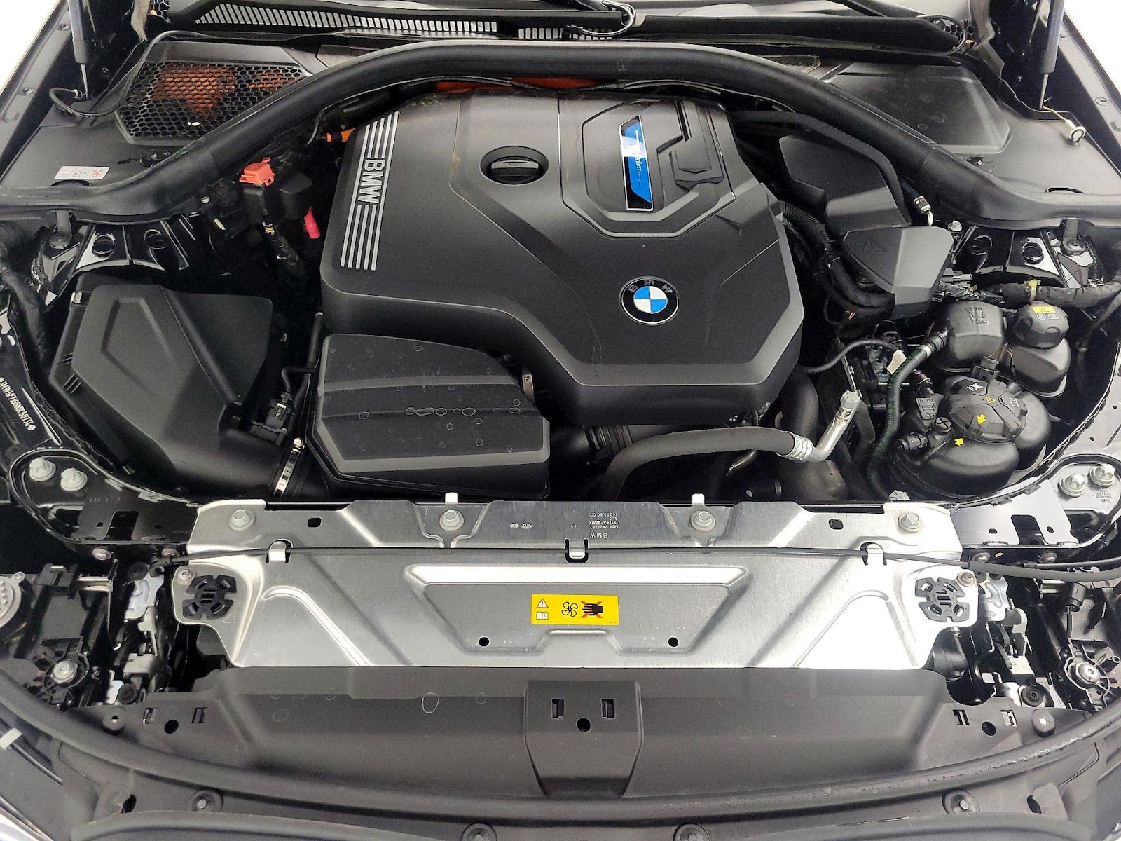 2022 BMW 3 Series 330e - Photo 21