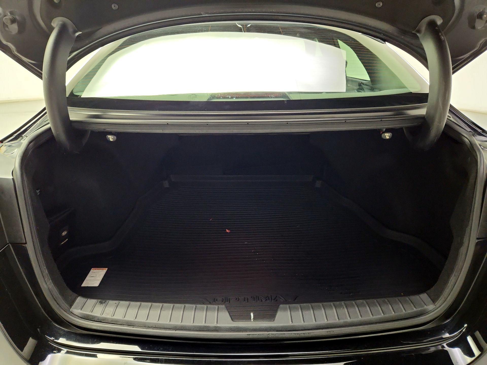 Thumbnail: 2015 Kia Optima - 20