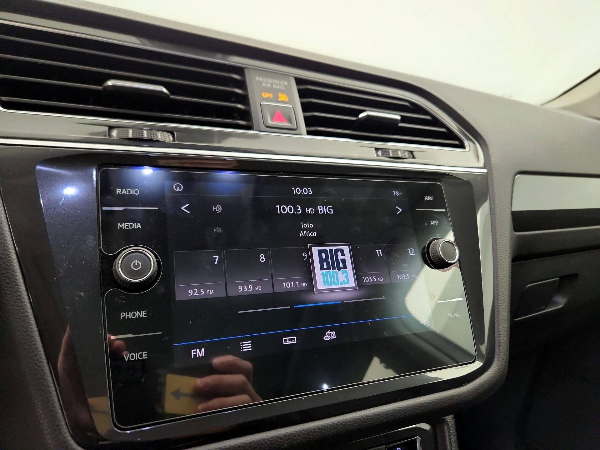 Thumbnail: 2018 Volkswagen Tiguan - 16