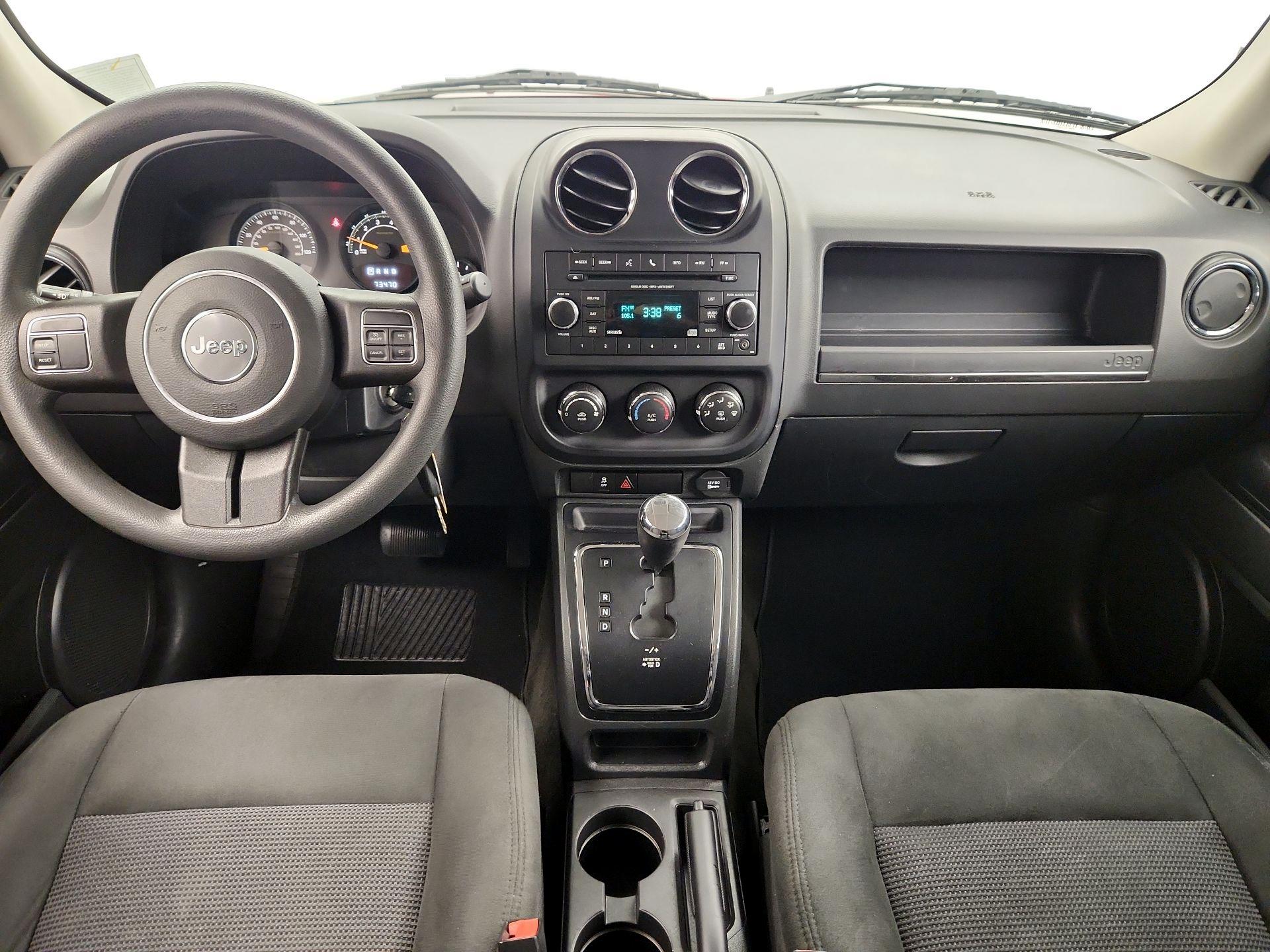 Thumbnail: 2015 Jeep Patriot - 9