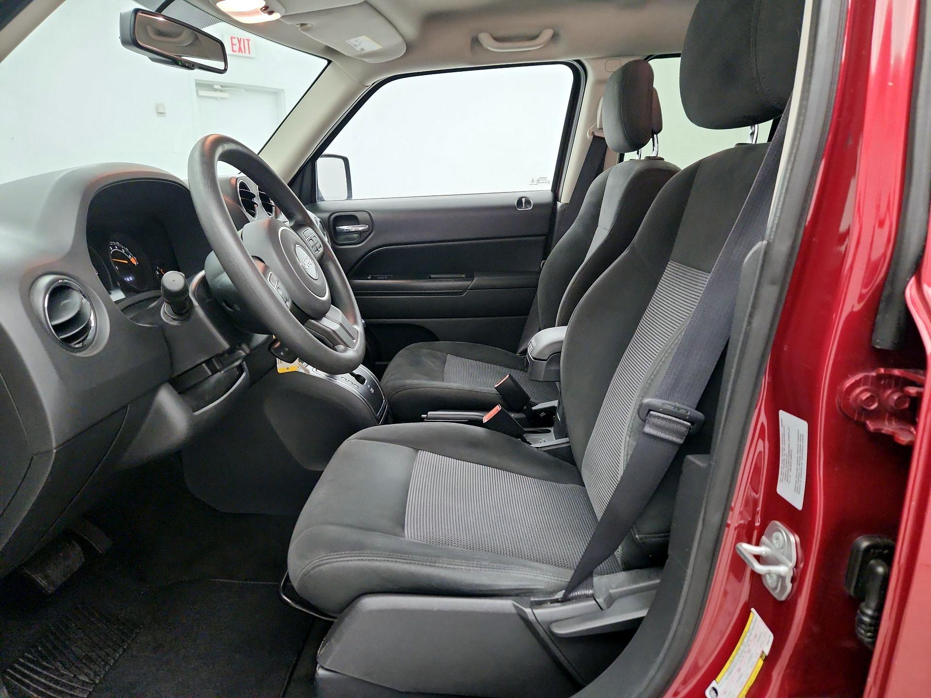 Thumbnail: 2015 Jeep Patriot - 11