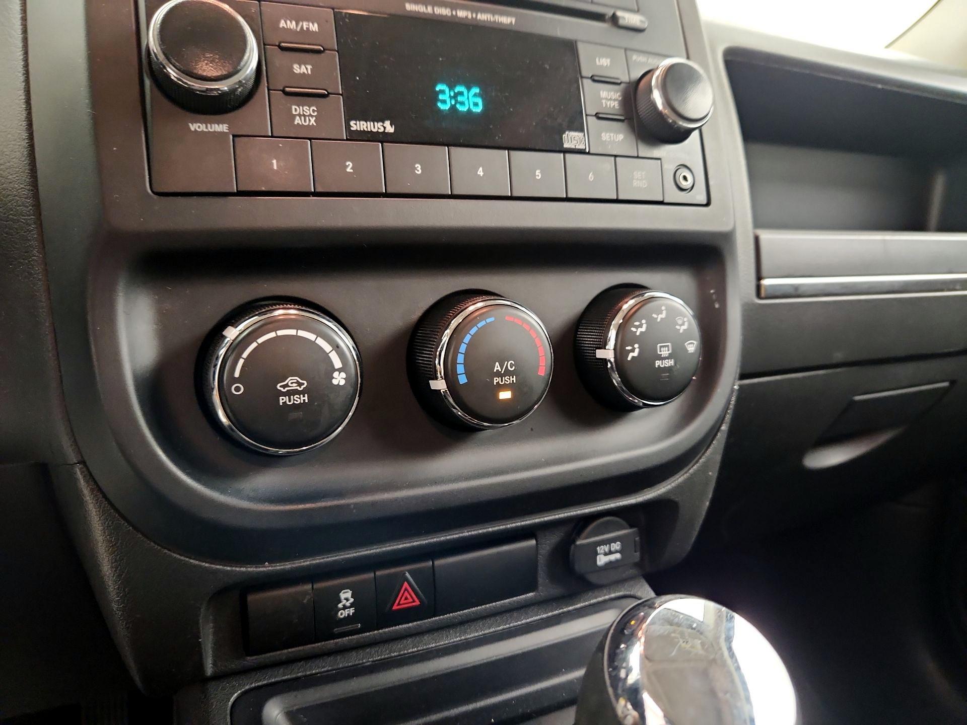 Thumbnail: 2015 Jeep Patriot - 14