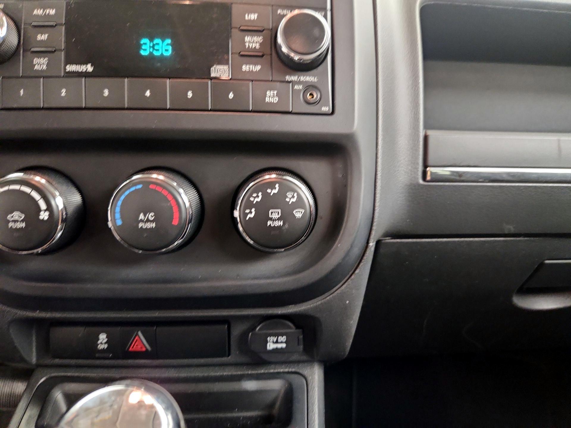 Thumbnail: 2015 Jeep Patriot - 16