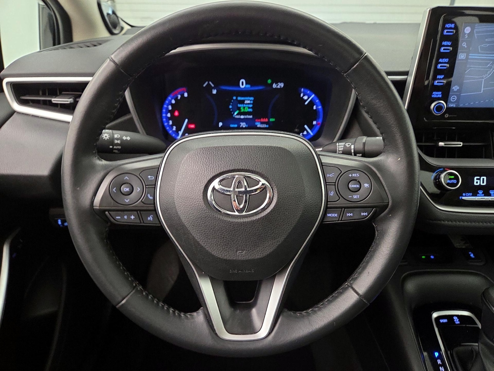 2022 Toyota Corolla XLE - Photo 11