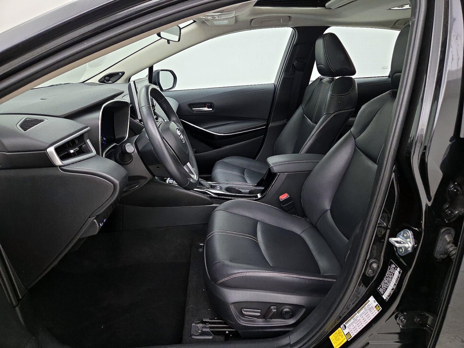 2022 Toyota Corolla XLE - Photo 12