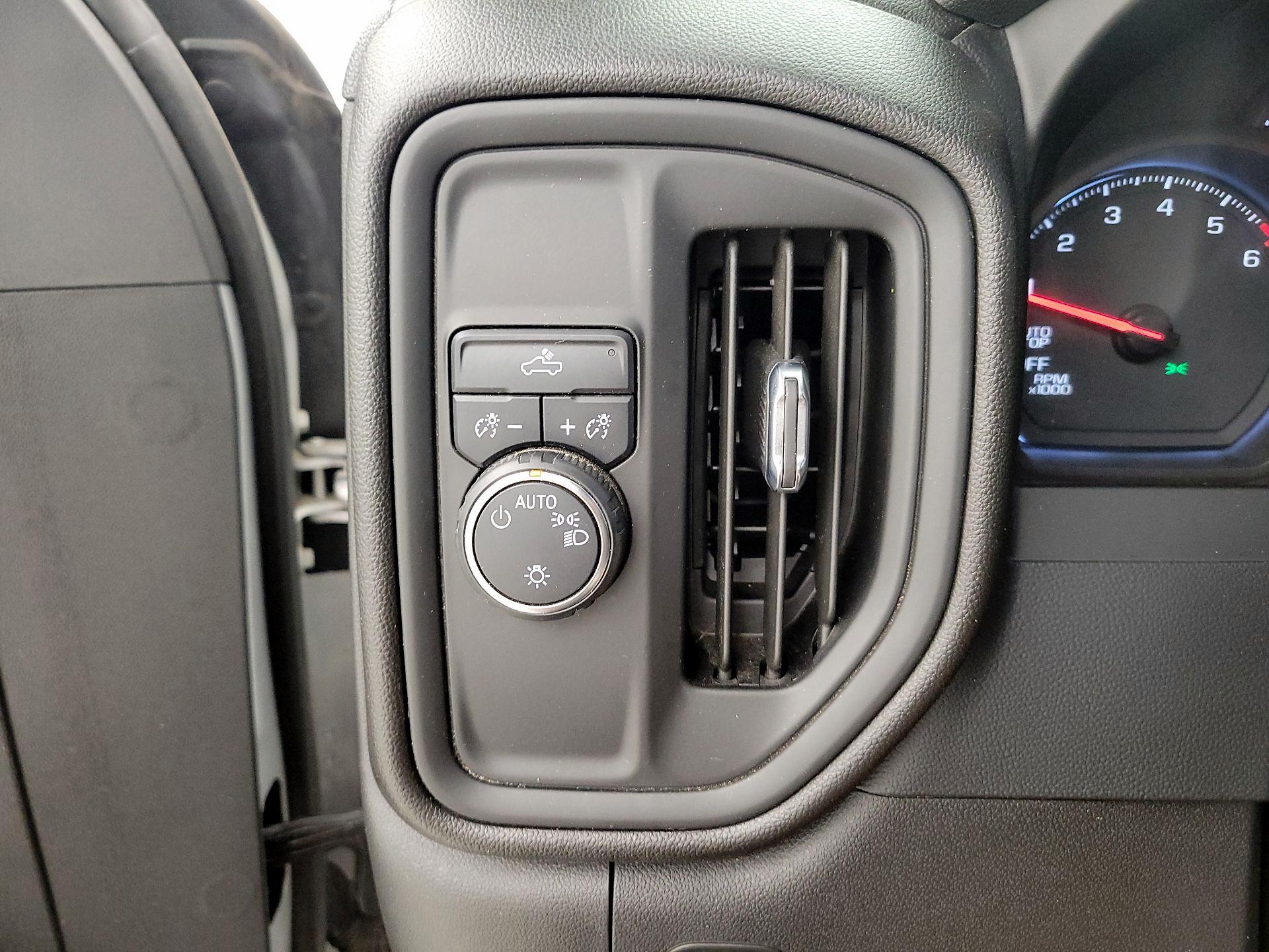 Thumbnail: 2021 Chevrolet Silverado 1500 - 13