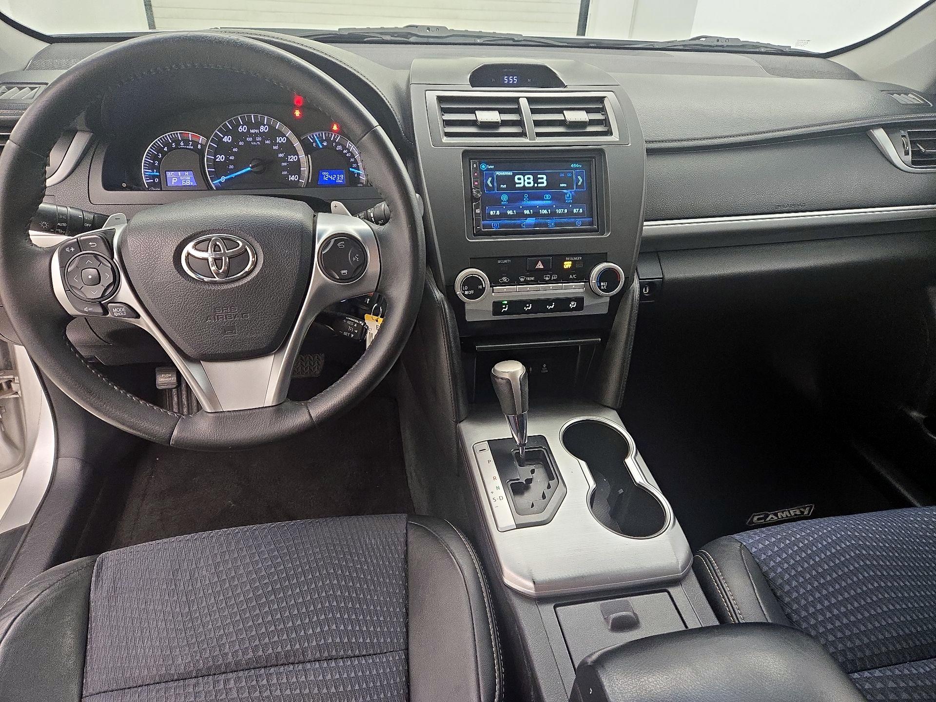 Thumbnail: 2014 Toyota Camry - 9