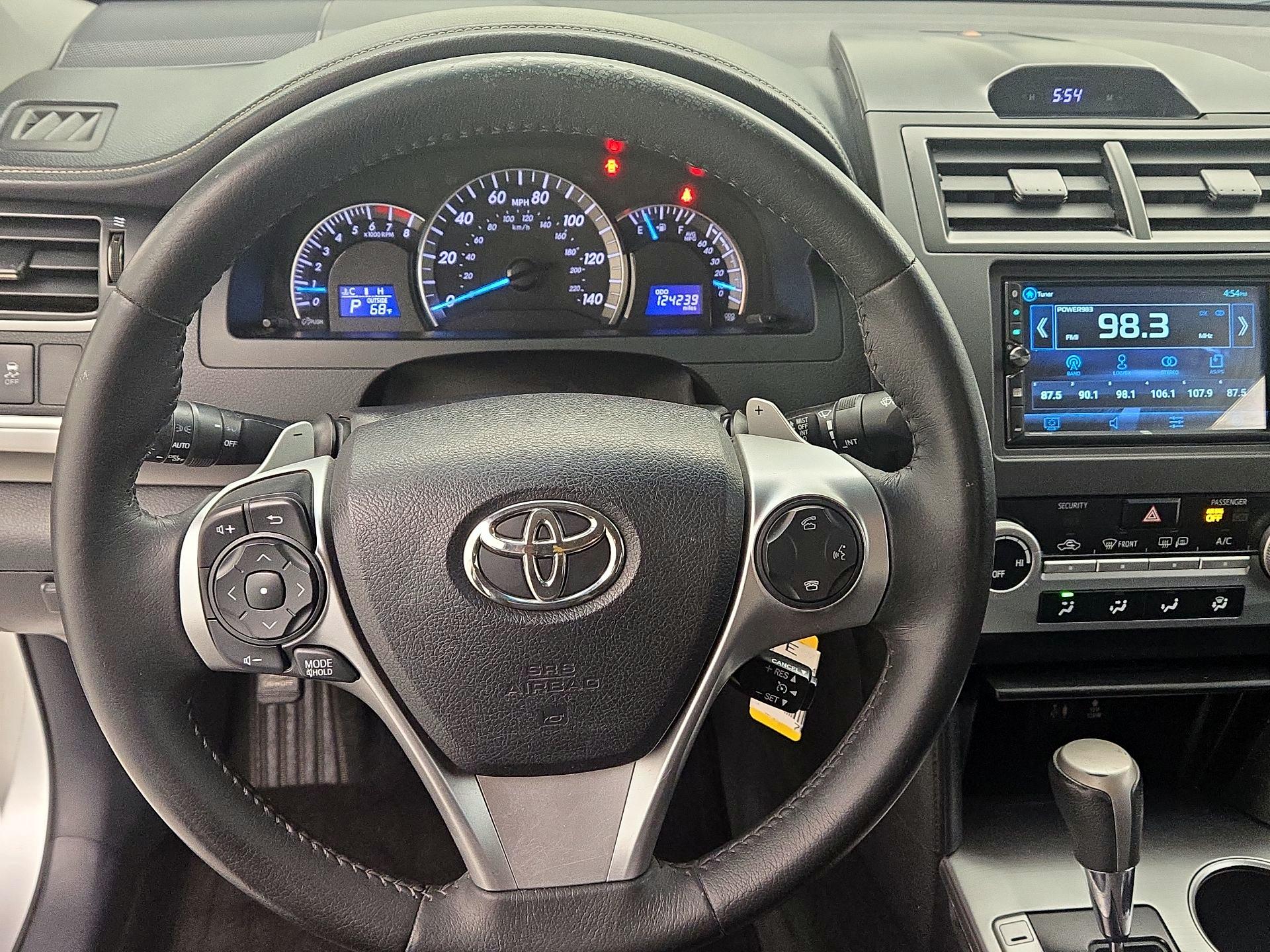 Thumbnail: 2014 Toyota Camry - 10