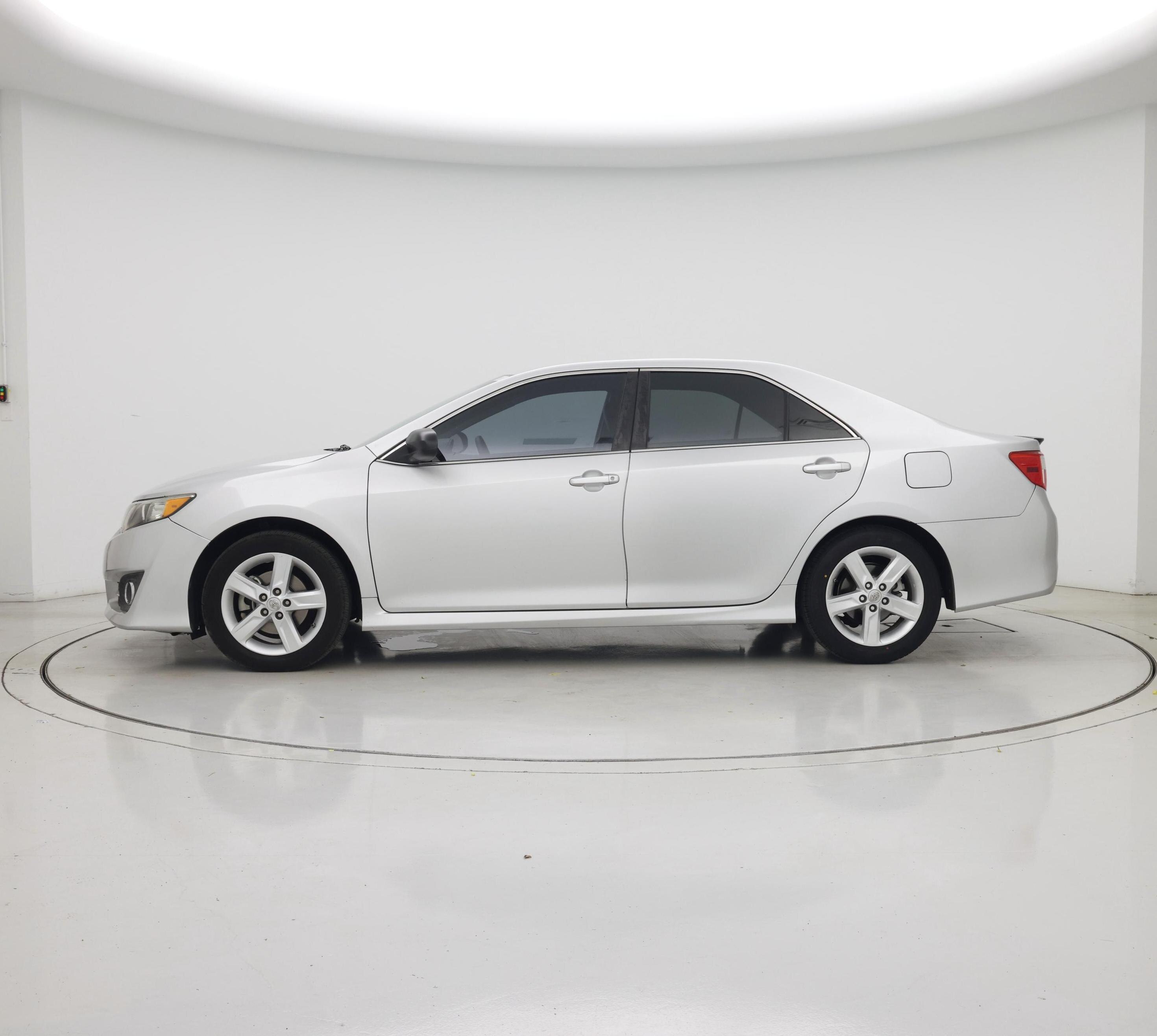Thumbnail: 2014 Toyota Camry - 3