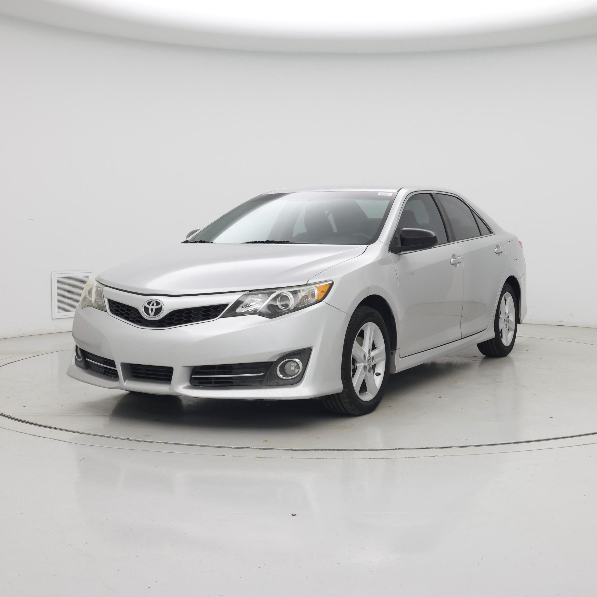 Thumbnail: 2014 Toyota Camry - 4