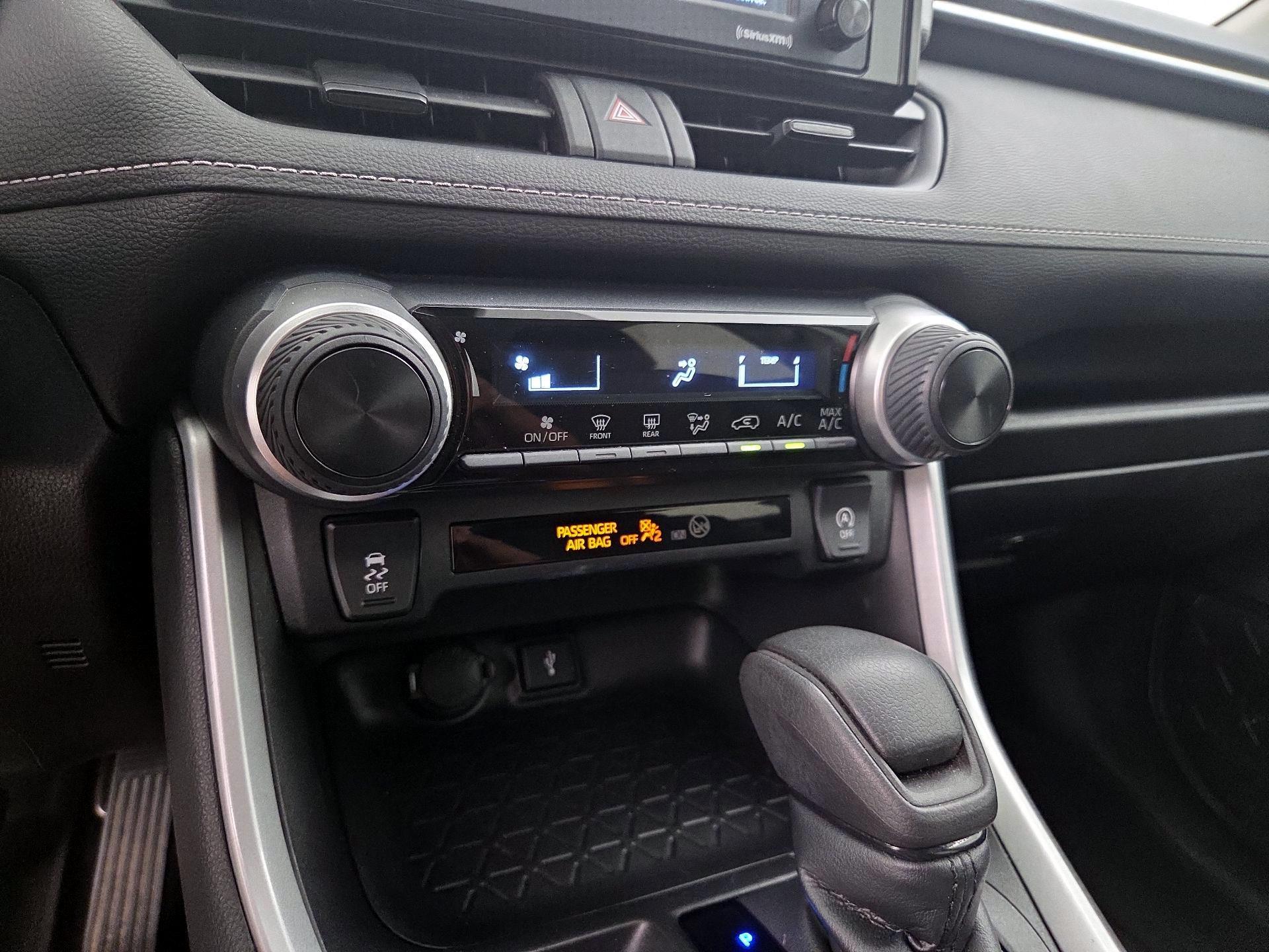 Thumbnail: 2022 Toyota RAV4 - 16