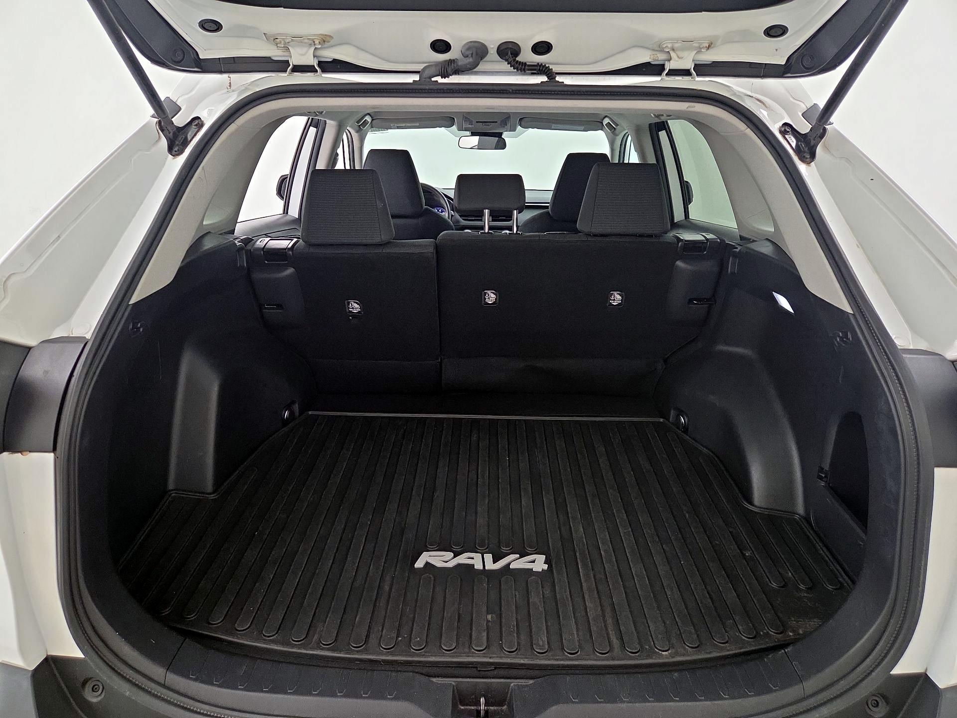Thumbnail: 2022 Toyota RAV4 - 20
