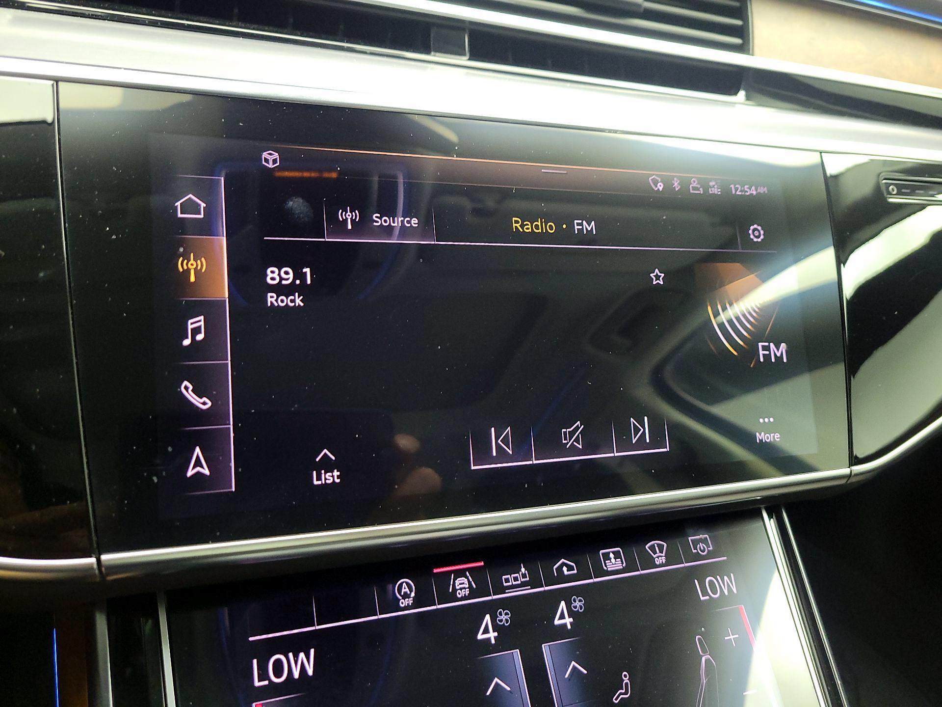 Thumbnail: 2019 Audi A8 - 16