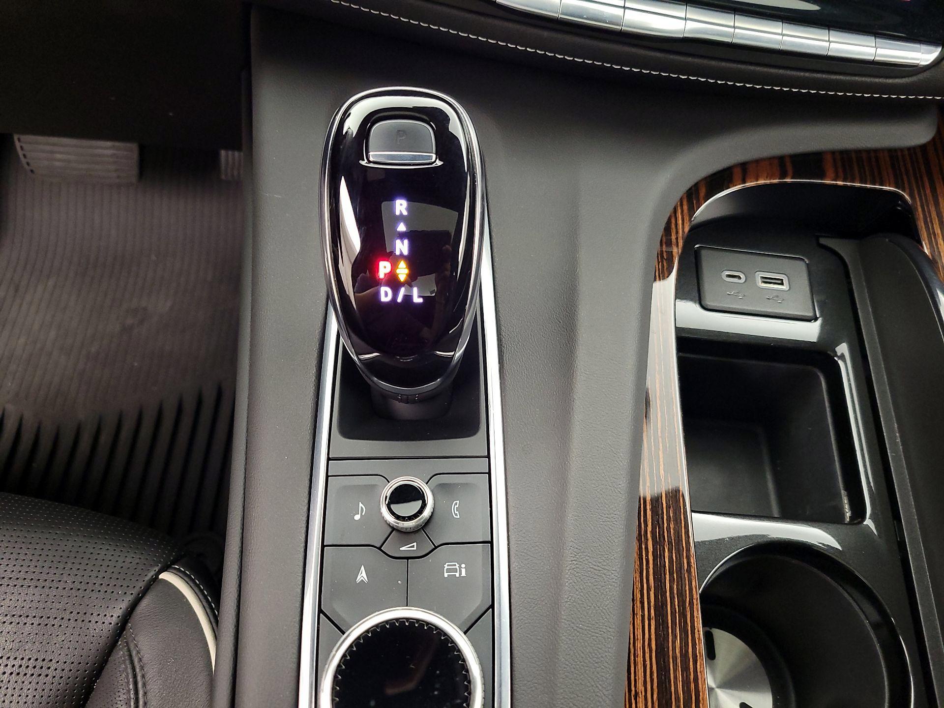 Thumbnail: 2022 Cadillac Escalade - 18