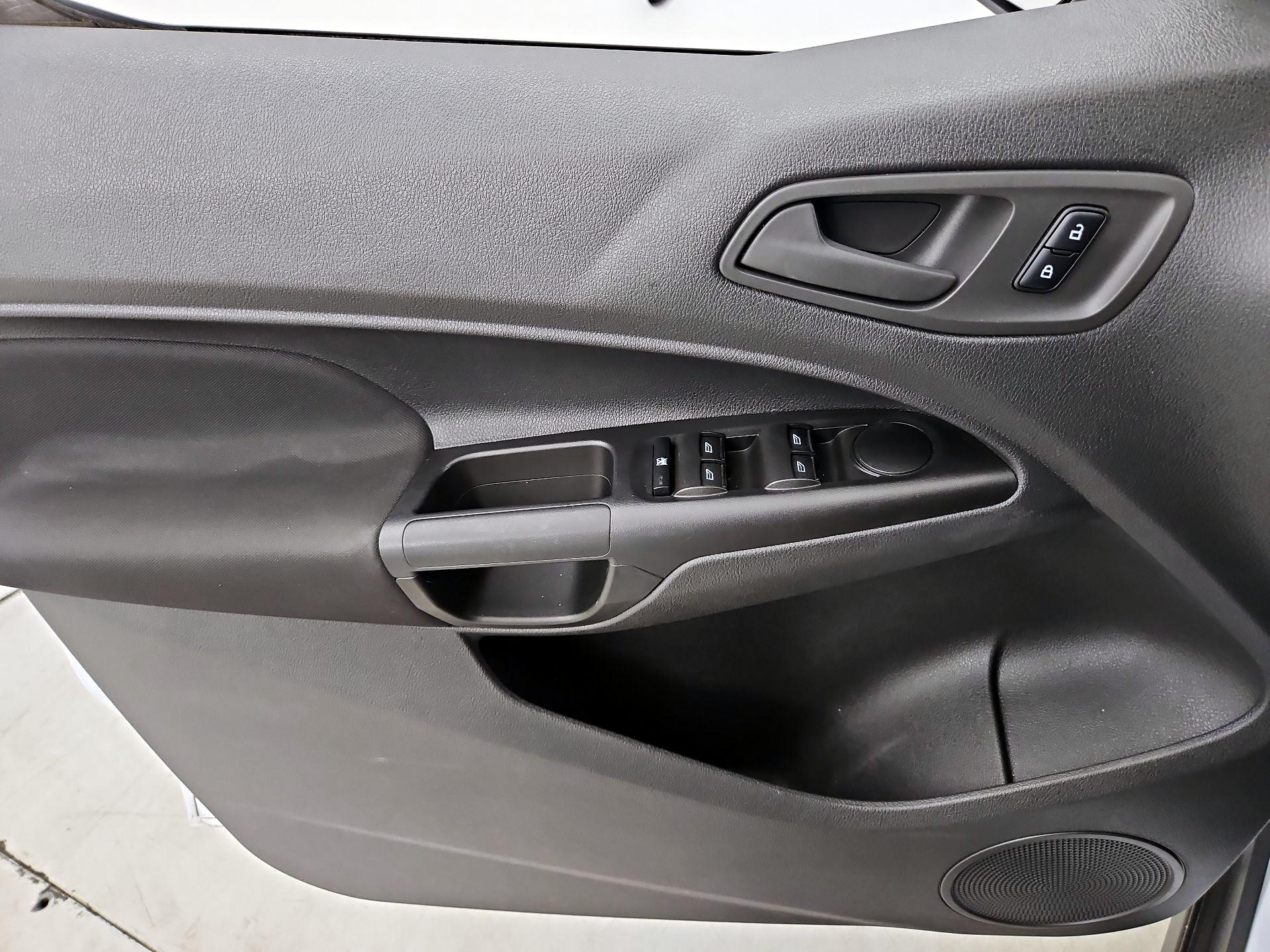 Thumbnail: 2017 Ford Transit Series - 12