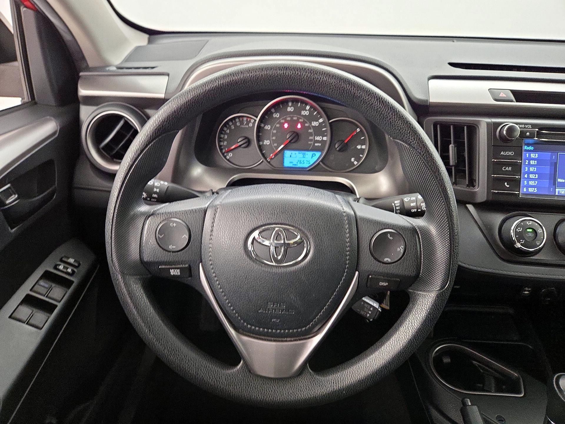 Thumbnail: 2016 Toyota RAV4 - 10